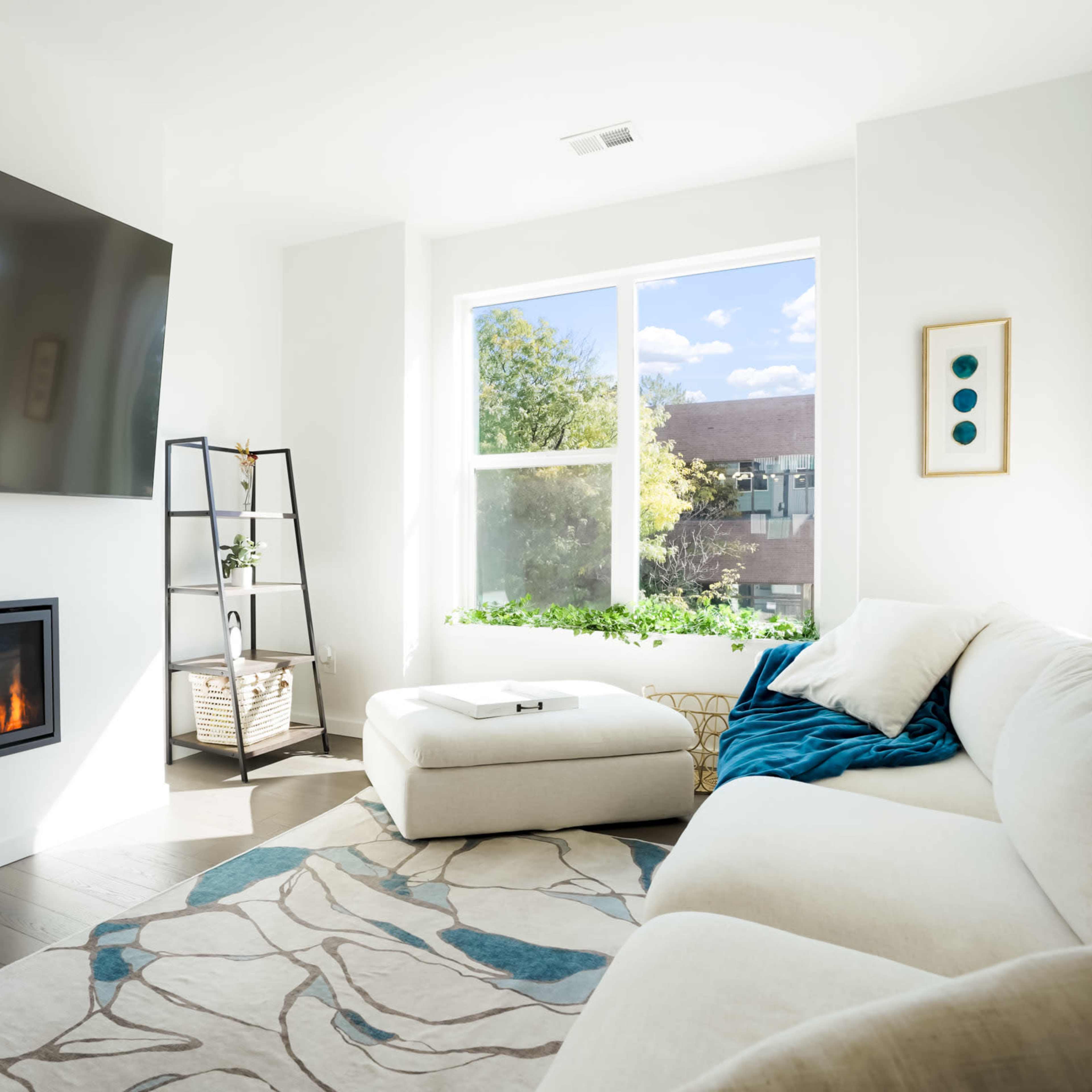 Modern 3-Story Townhome with Rooftop & Stylish Interiors – Ideal for Photo + Video Shoots Image in Hampden, Denver, CO