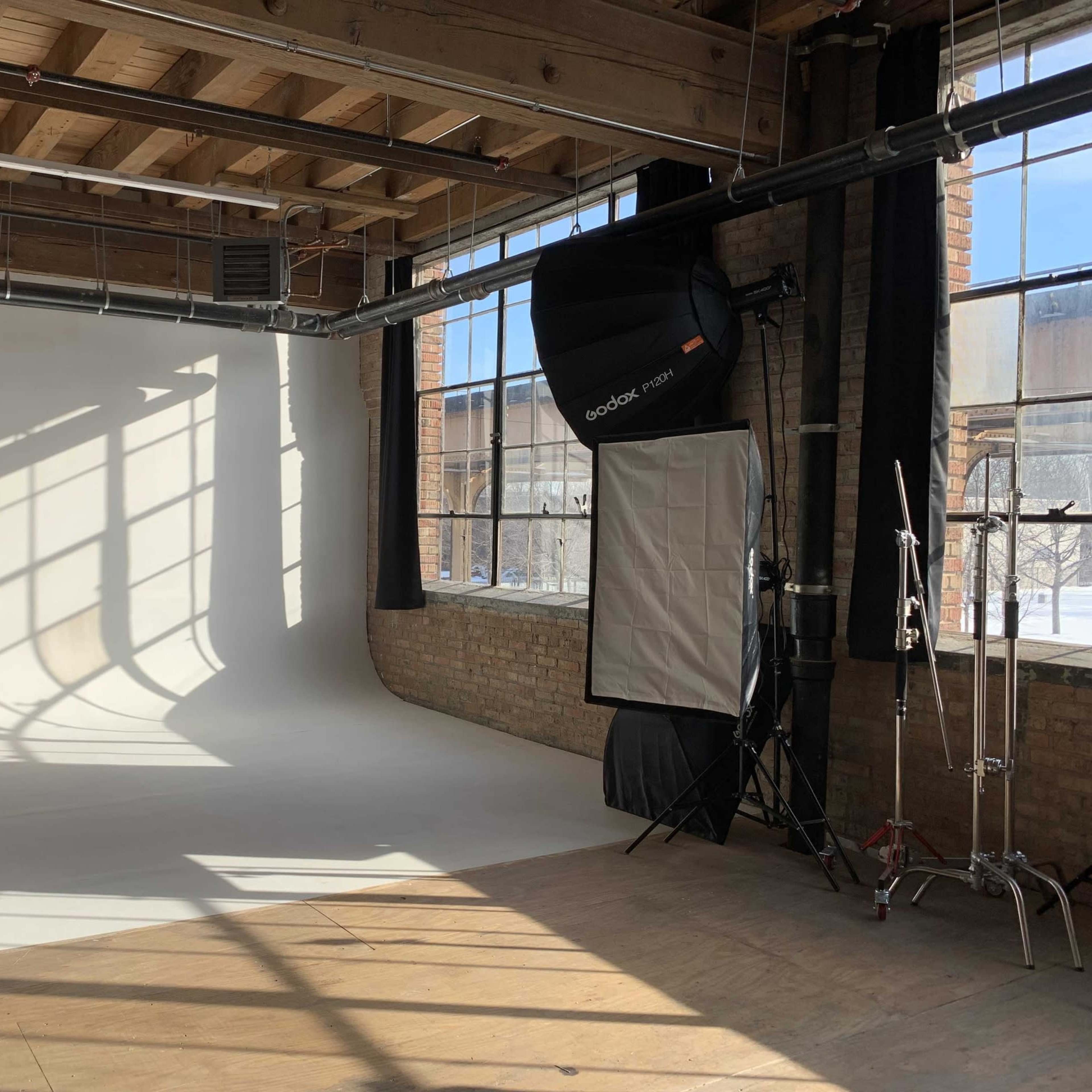 Sunny Cyclorama Studio - EQ Included Image in Garfield Park, Chicago, IL