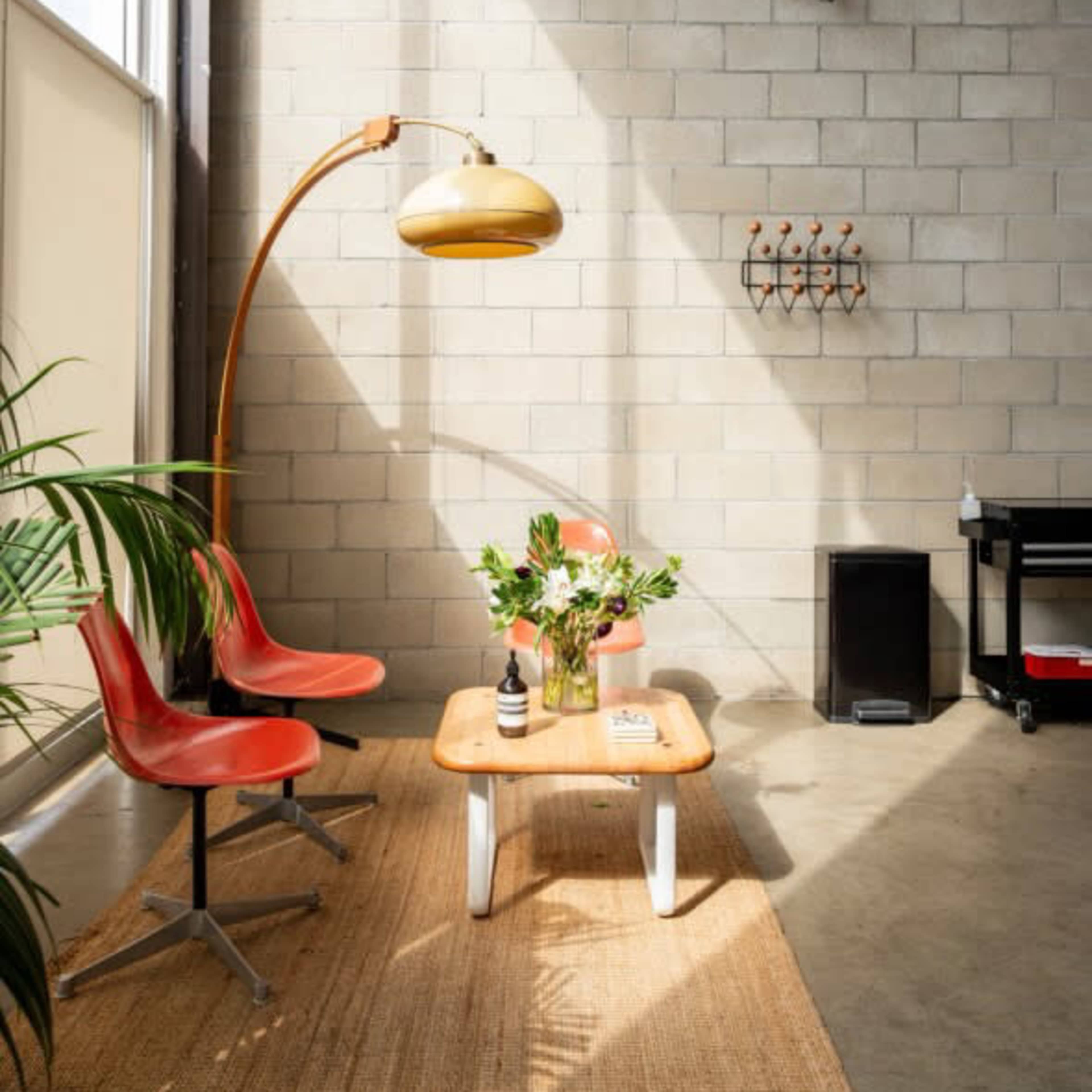 Bright, Luxurious Photo Studio – Soft Natural Light & Effortless Access Image in Tropico, Glendale, CA