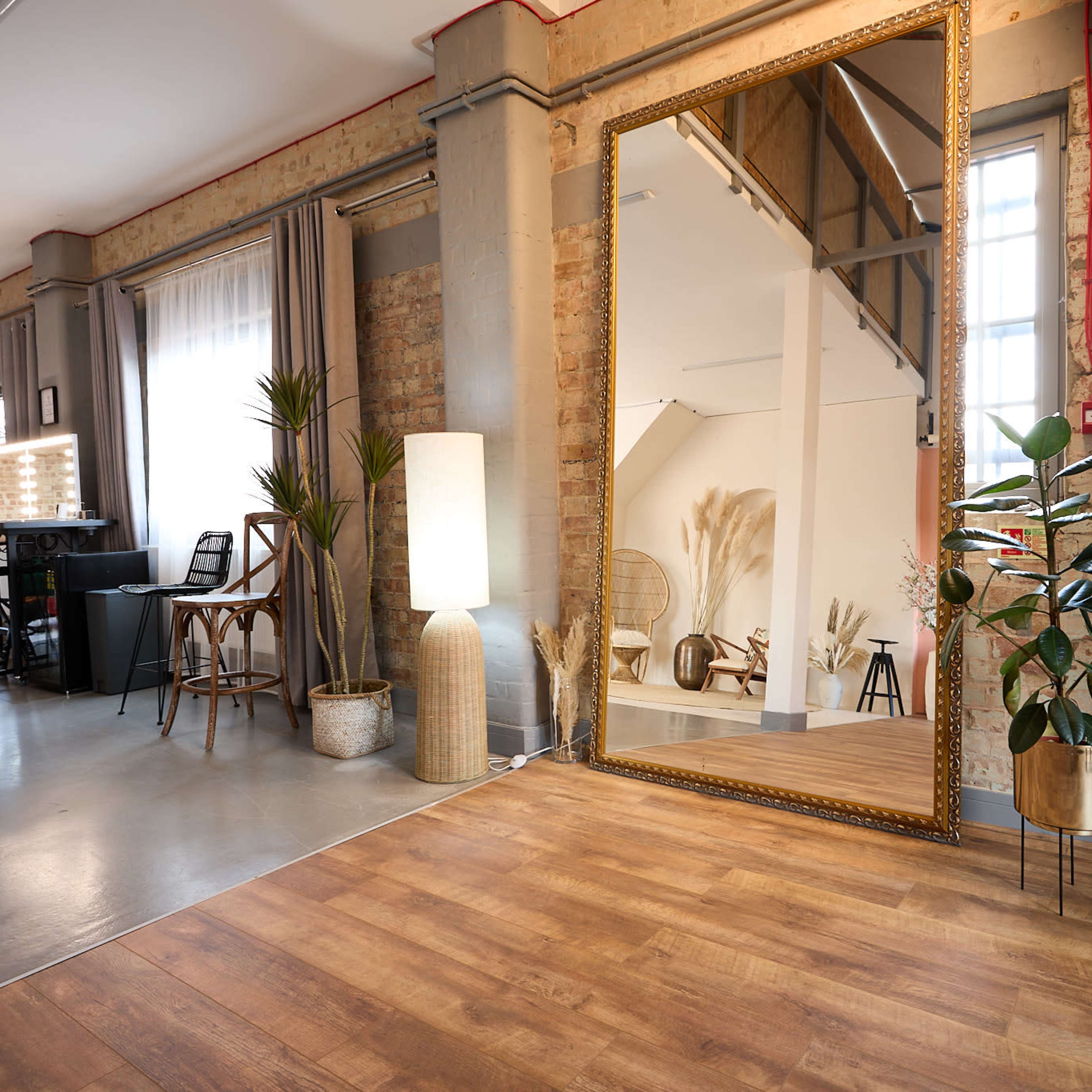 Photo, Video, Lifestyle, Content Creation Studio with Multiple Sets Image in Walthamstow, London, England