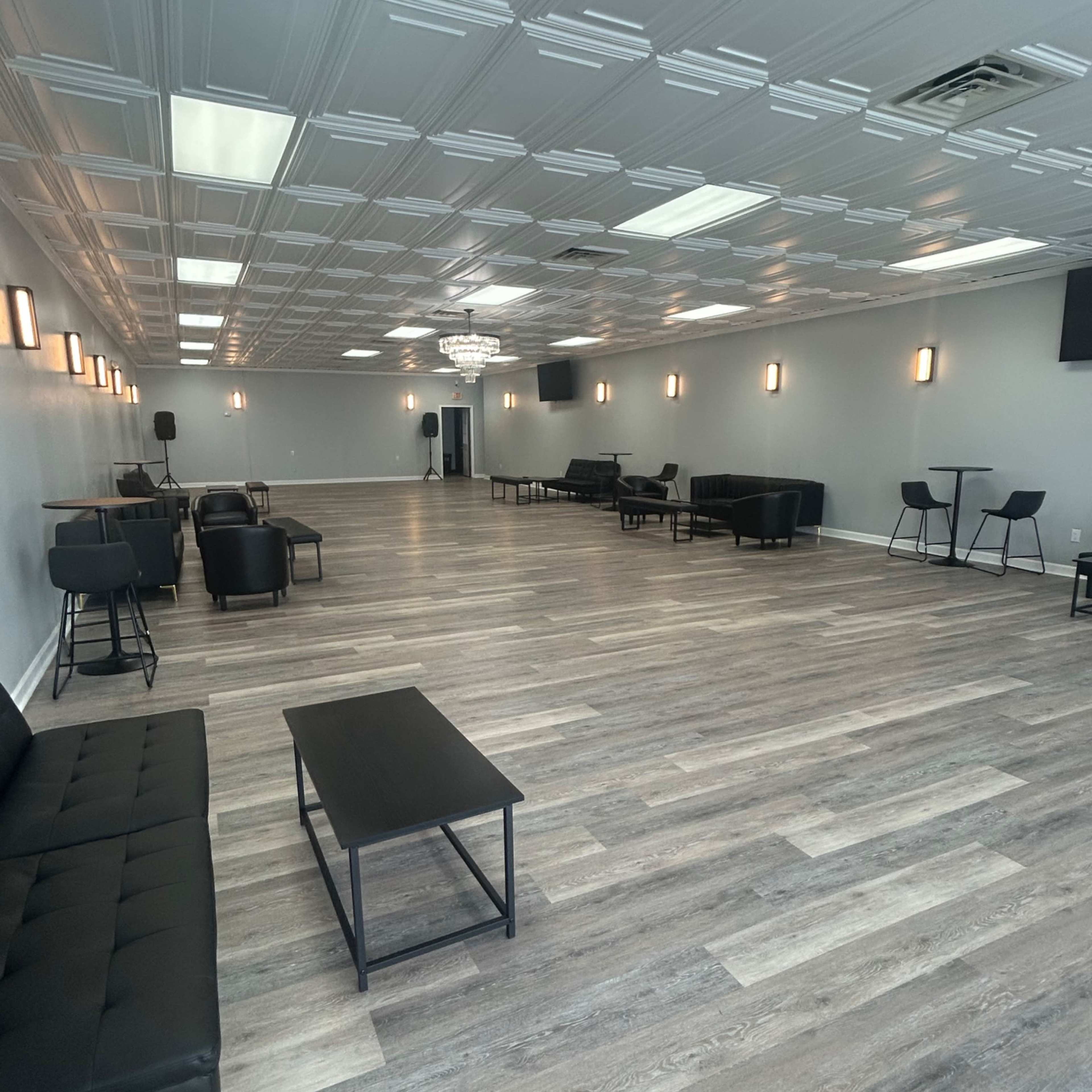 2000 sqft open space newly remodeled Image in Meadowbrook, Richmond, VA