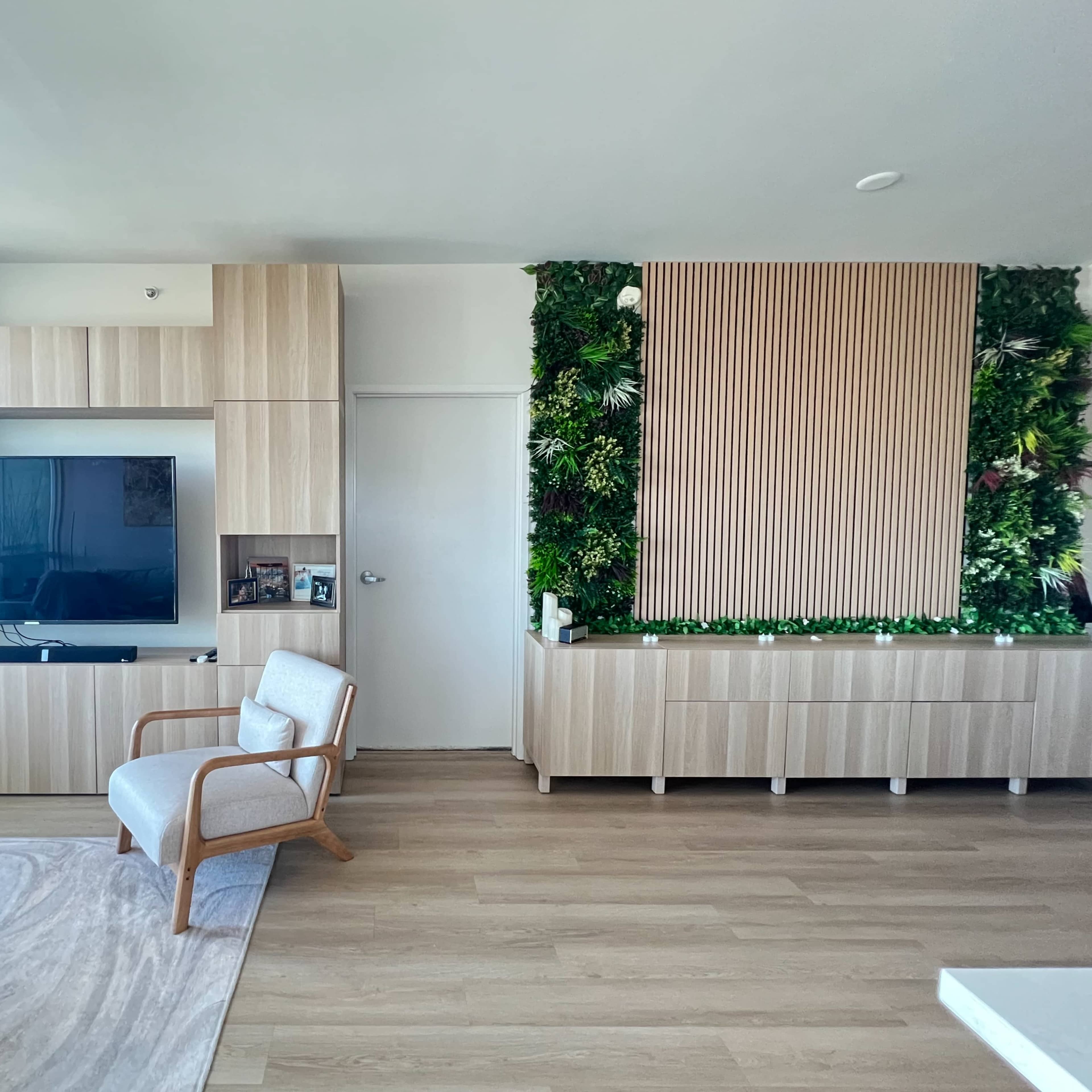 Brightly lit condo with floor to ceiling windows and breathtaking skyline views! Image in San Pedro, Los Angeles, CA