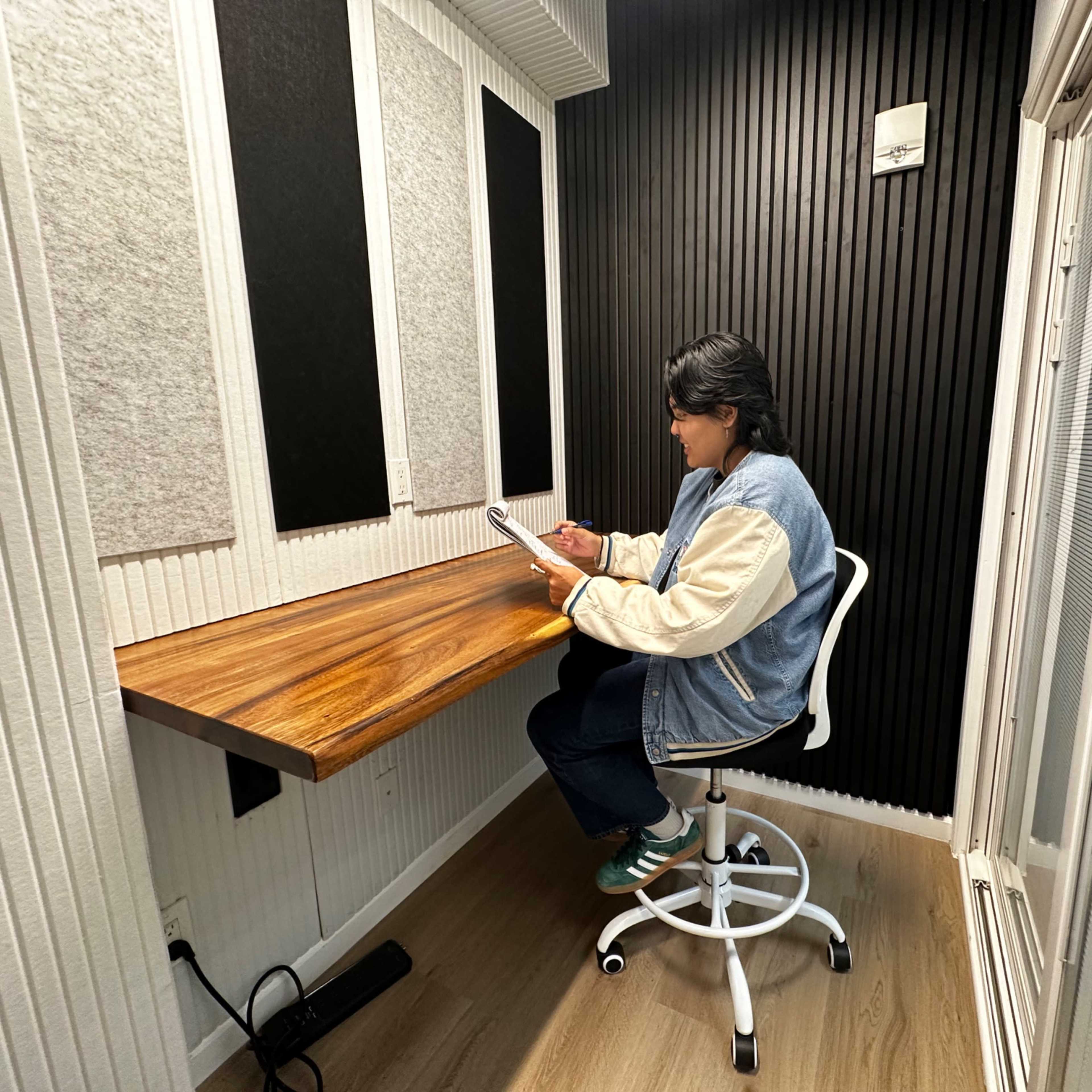 Cozy Podcast Media Content Studio Custom Lighting Image in Waikiki, Honolulu, HI