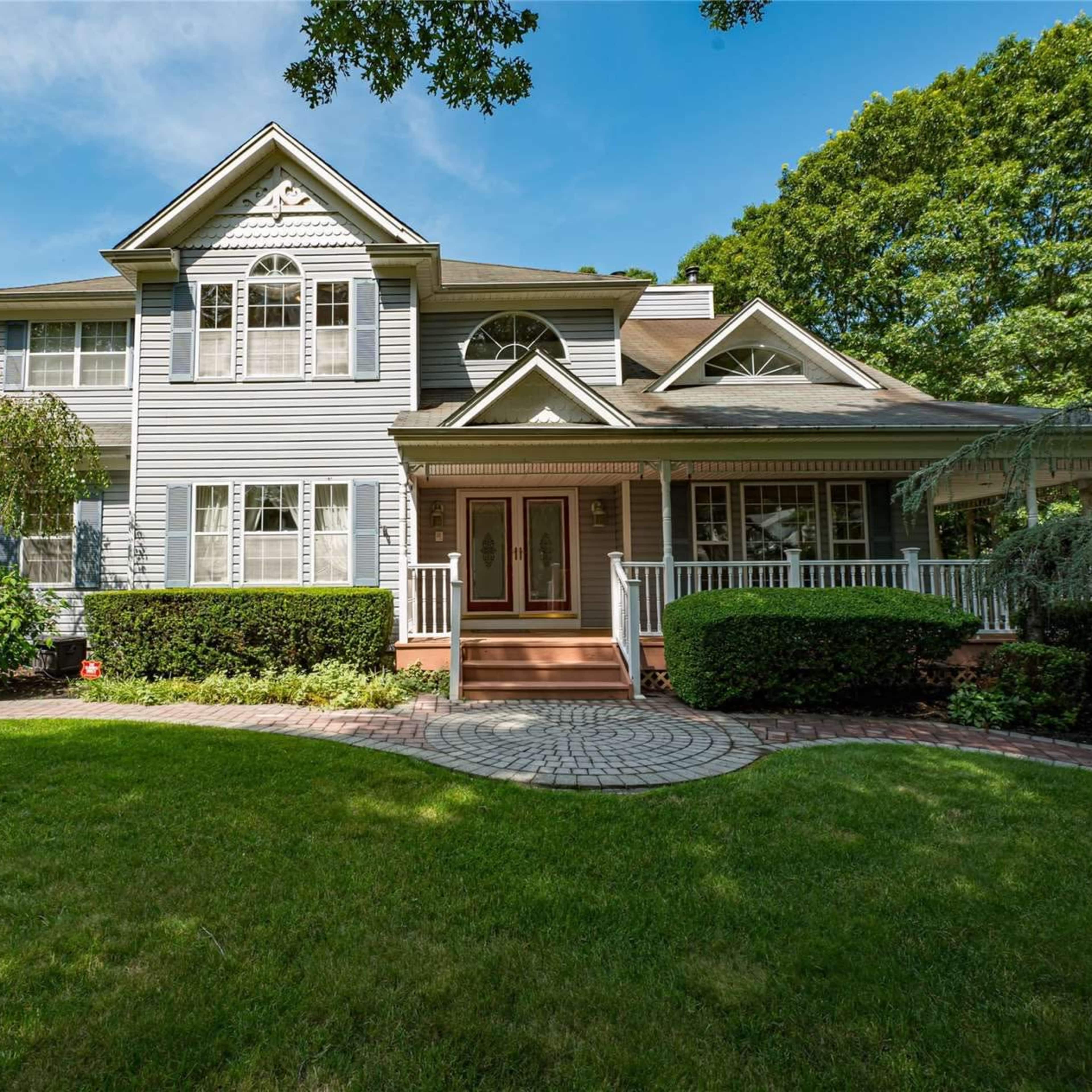 Bright & Spacious Home with Serene Outdoor Space – Perfect for Your Next Event Image in Brookhaven, Medford, NY