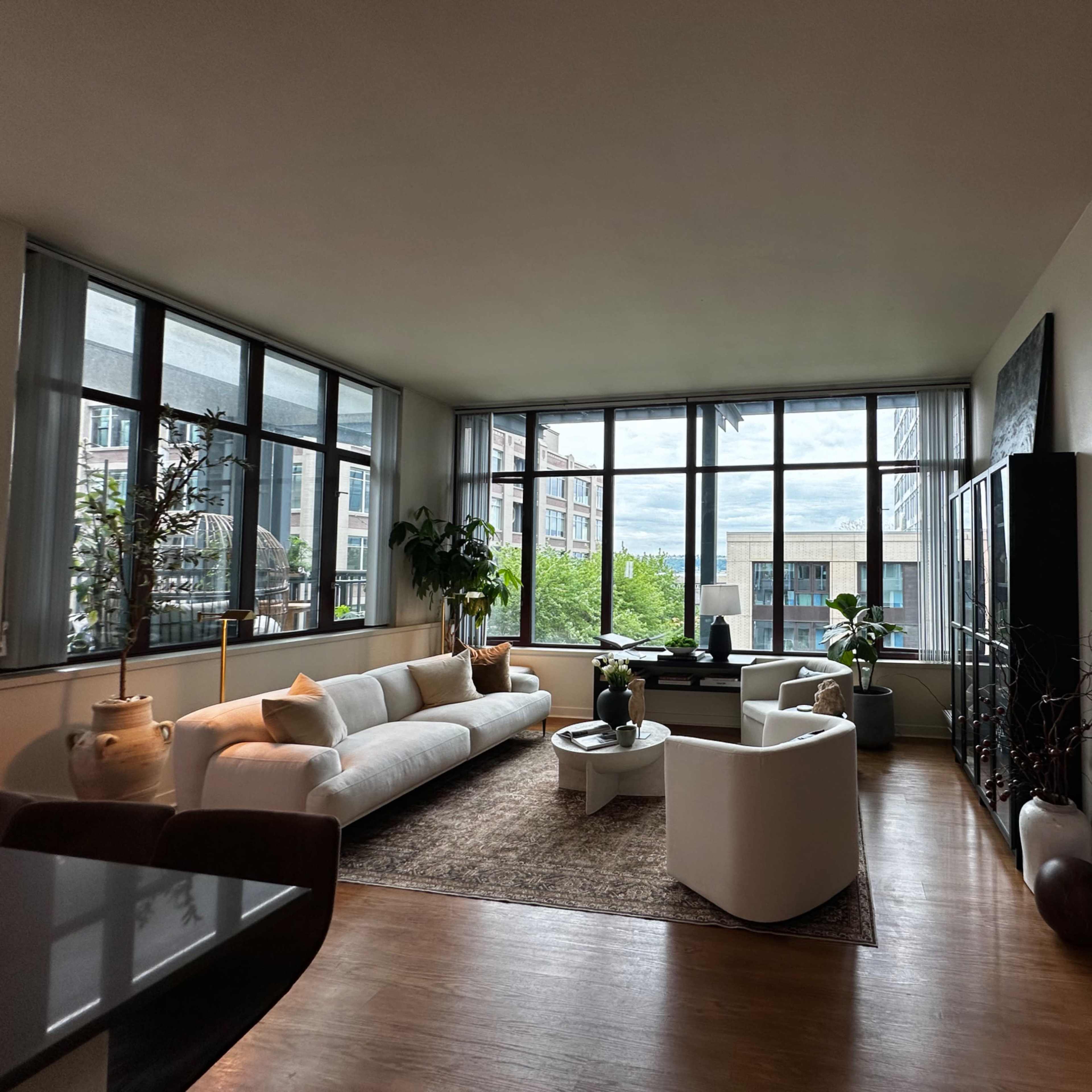 The 564 - Your place in the city Image in Central Business District, Seattle, WA