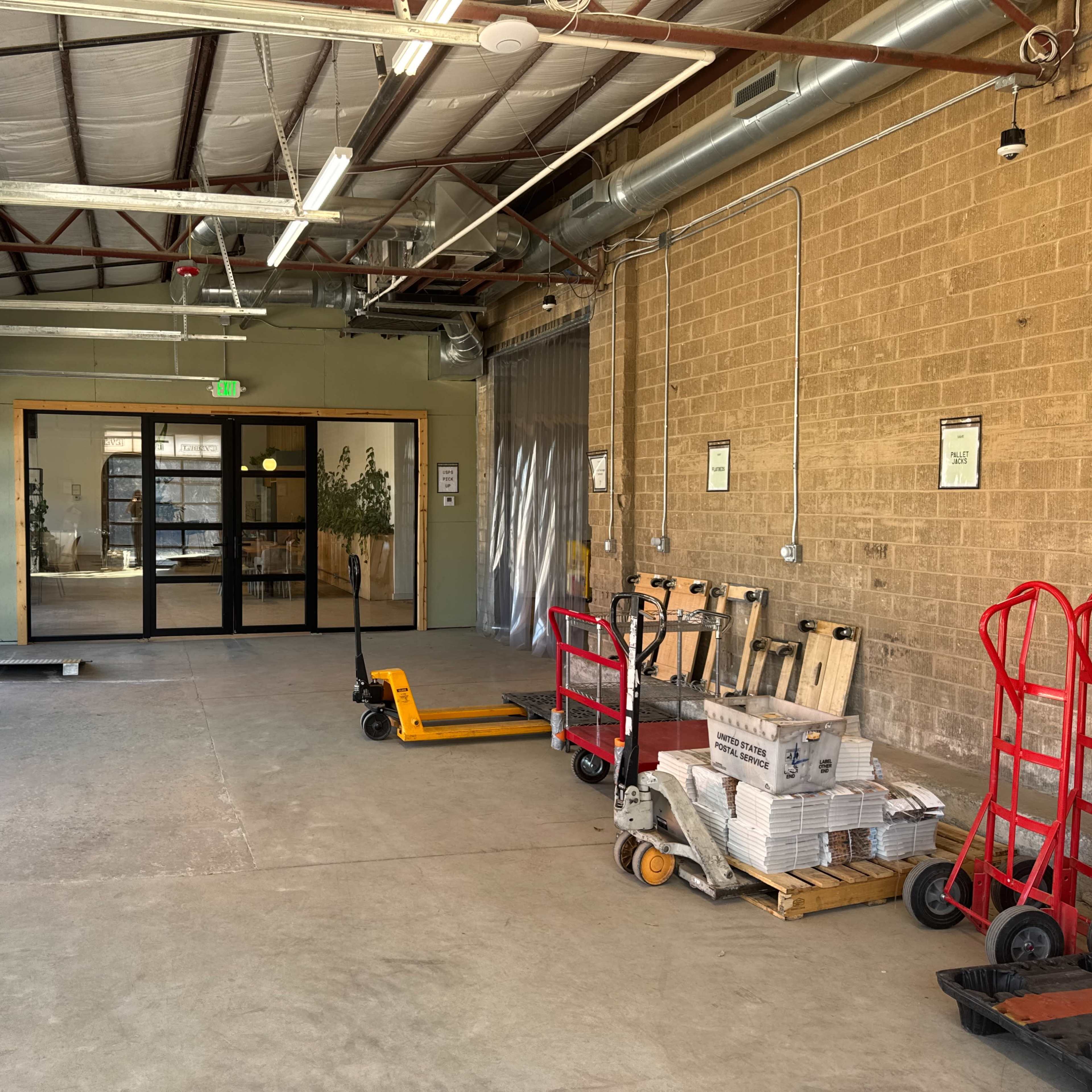 XL Warehouse Showroom for Product Launches, Pop-Ups & Creative Commercial Events Image in Rogers, Rogers, AR