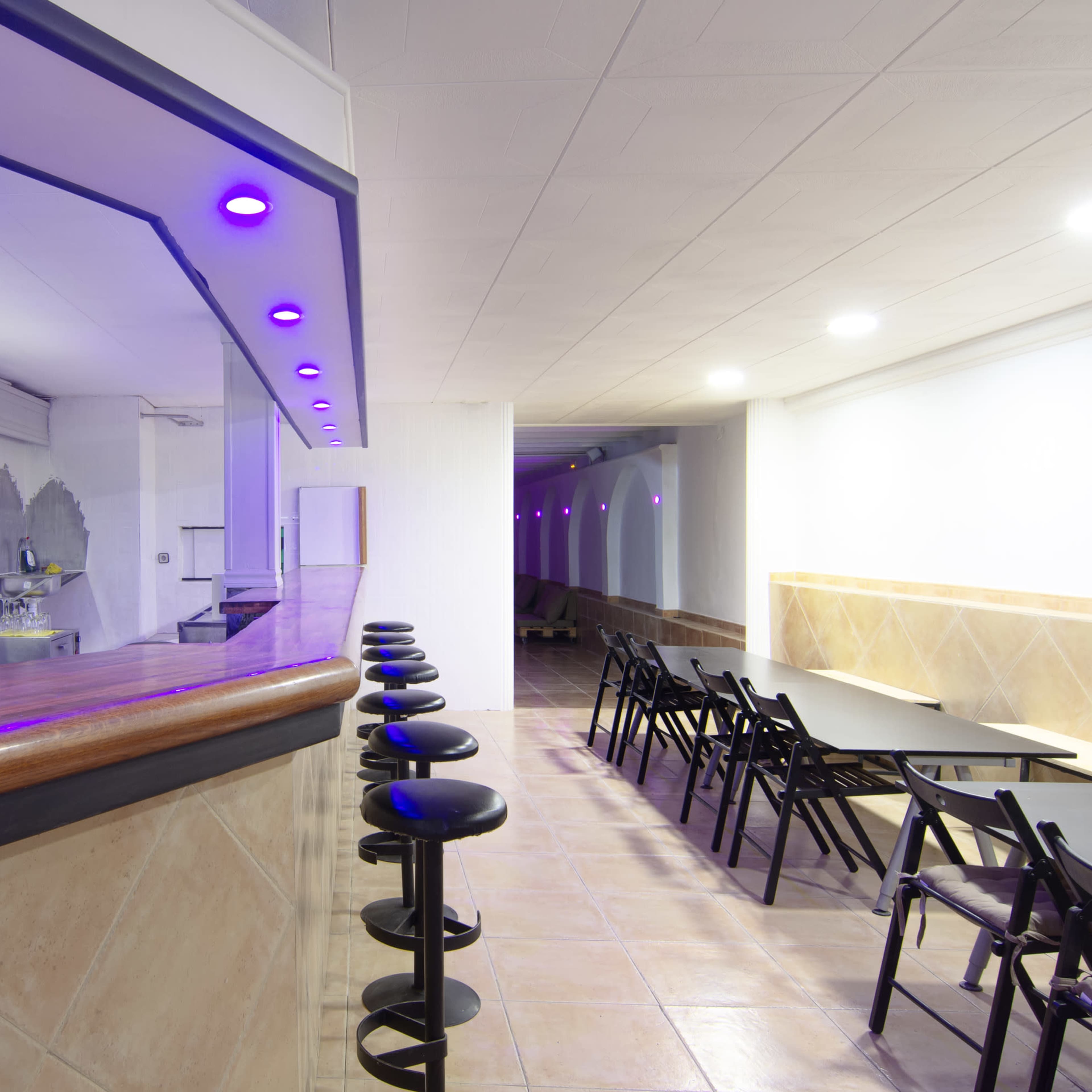 Sala Bar para todo tipo de eventos bien comunicado en hospitalet. Imagen en L'Hospitalet de Llobregat, L'Hospitalet de Llobregat, CT