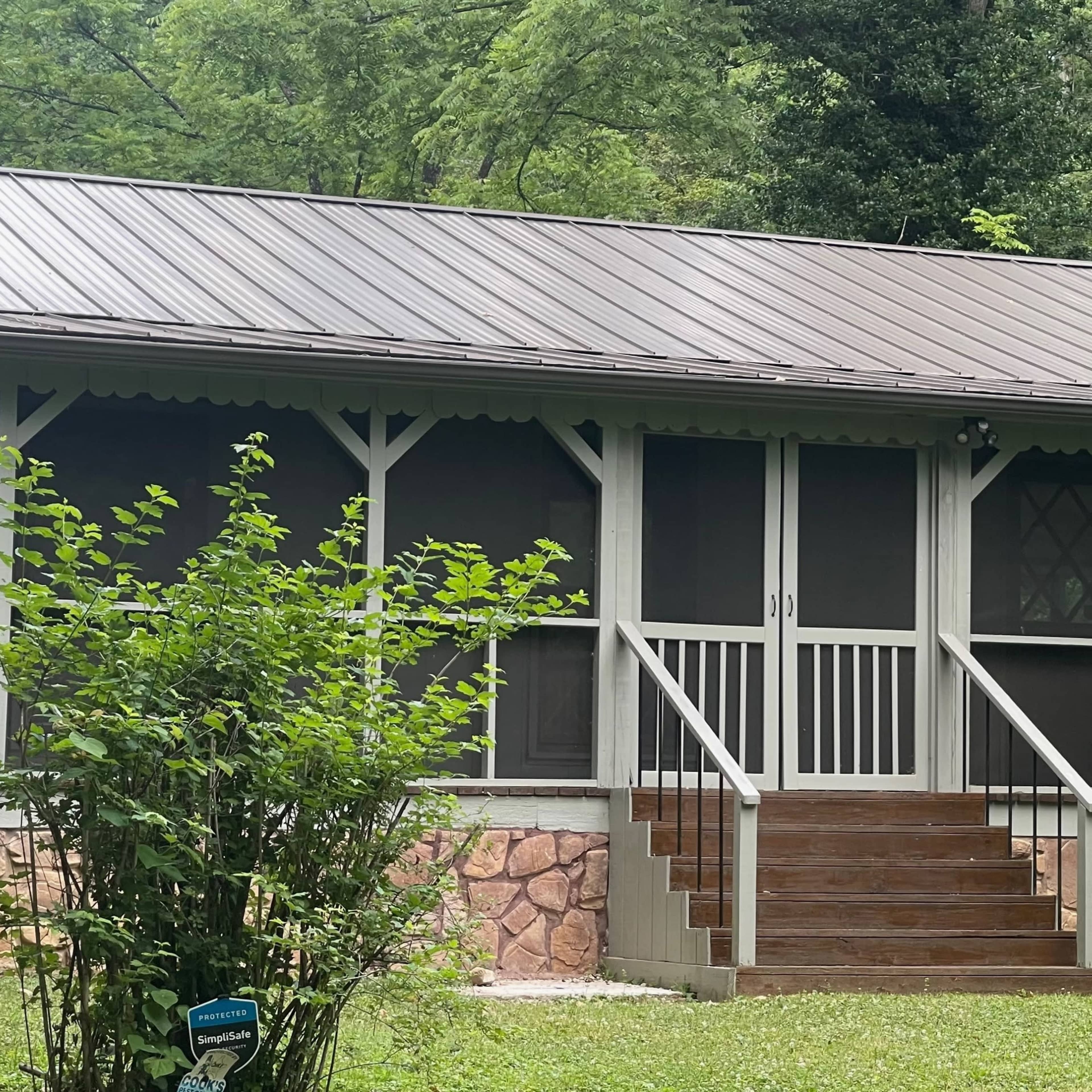 Creekside Cabin Wildlife Watcher's and Writer's Delight Image in Florence, Florence, AL