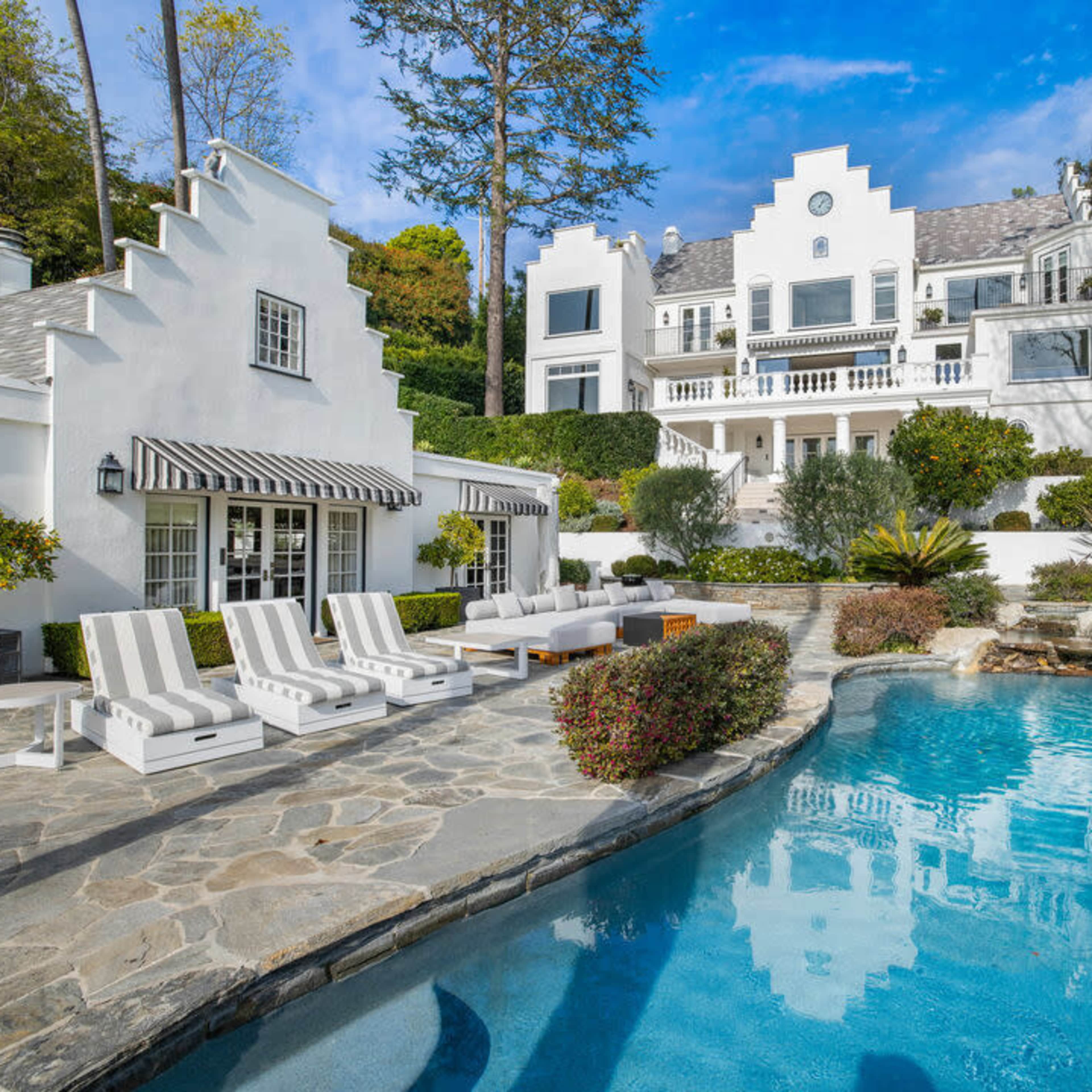 WHITE COLUMN | BEVERLY HILLS Image in Beverly Crest, Beverly Hills, CA
