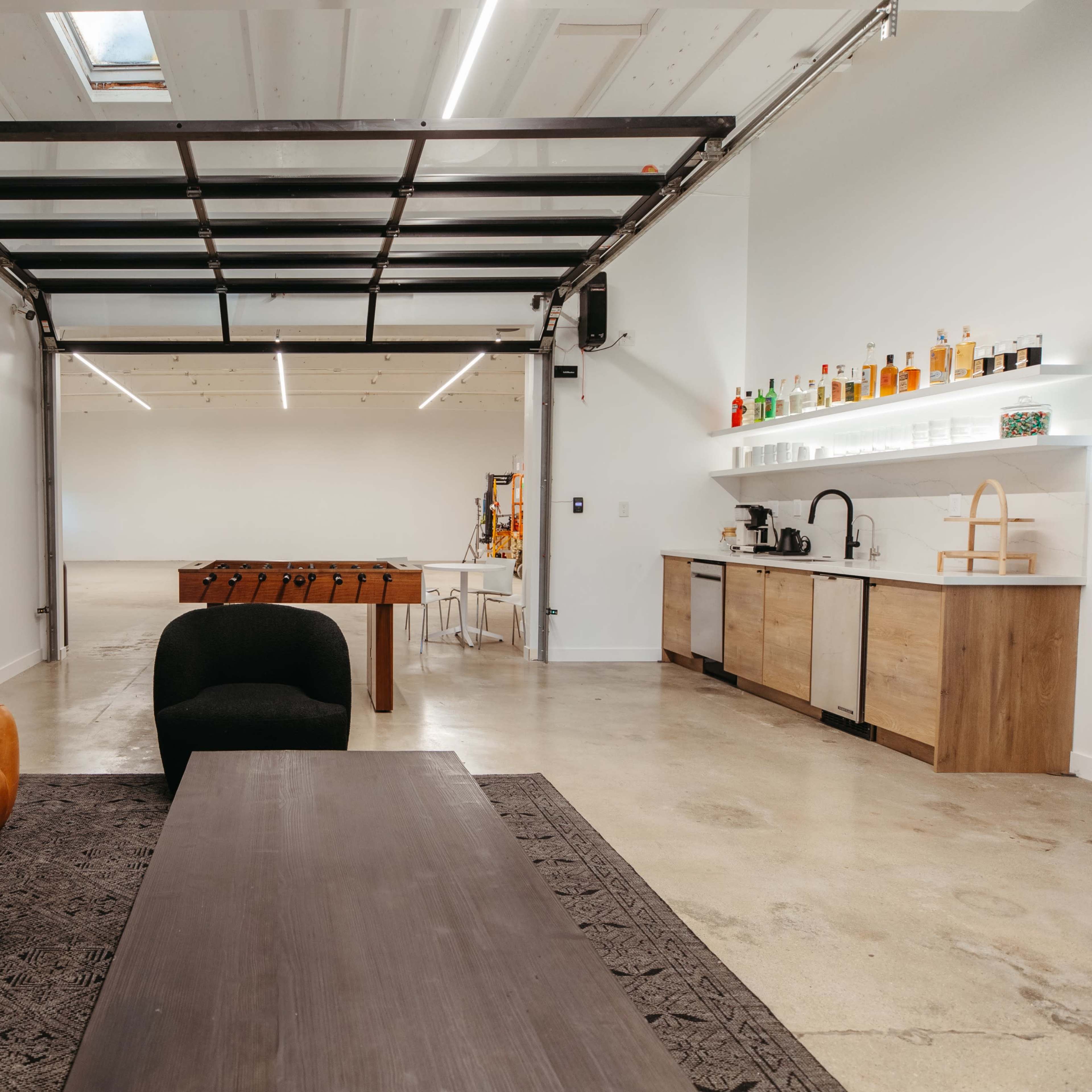 Versatile Modern Warehouse with Lounge Area - San Diego Image in Vineyard, Escondido, CA