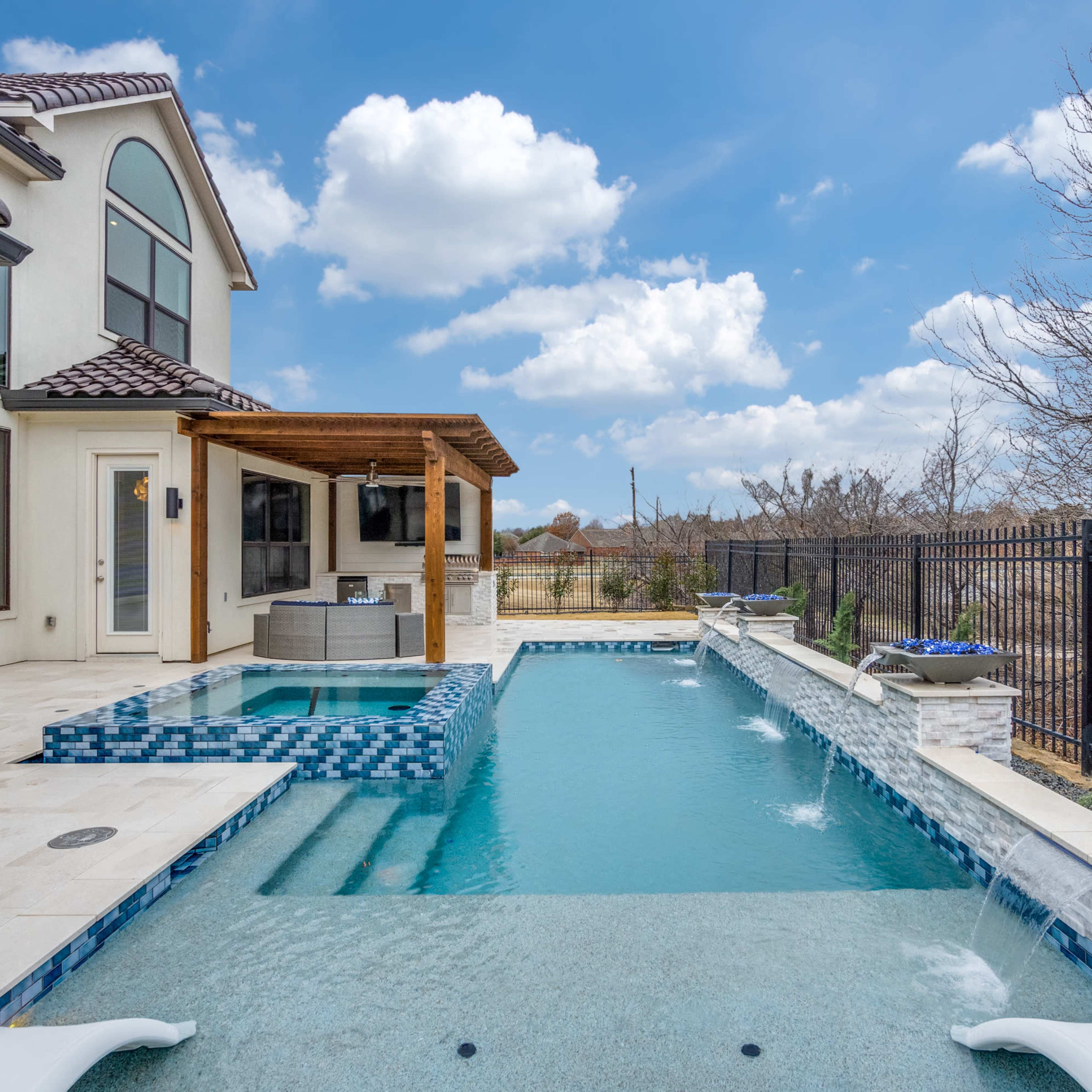 Modern Mansion with Pool, Designer Interiors & Natural Light Image in Phillips Creek Ranch, Frisco, TX
