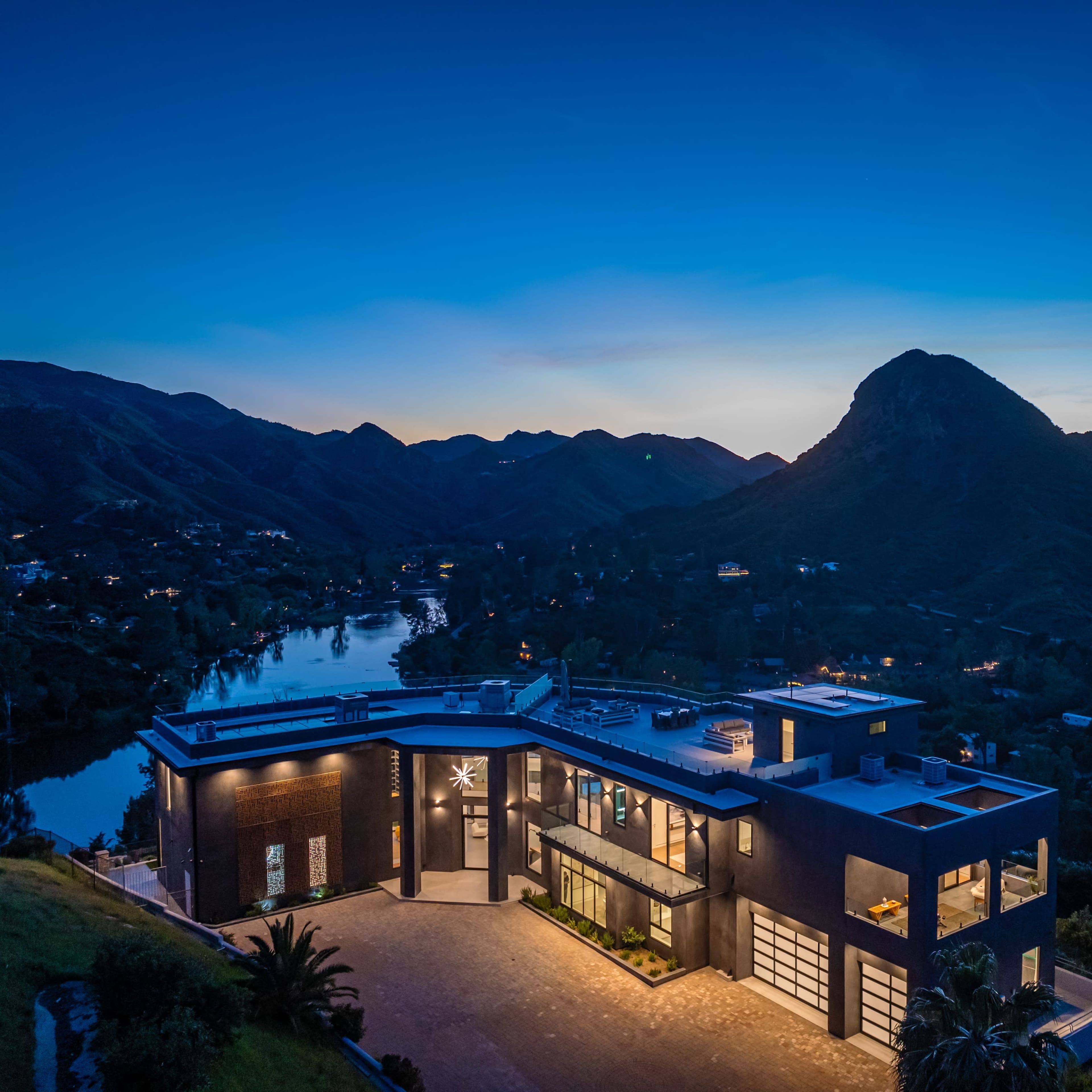 Modern Mansion in the Sky Image in , Agoura Hills, CA