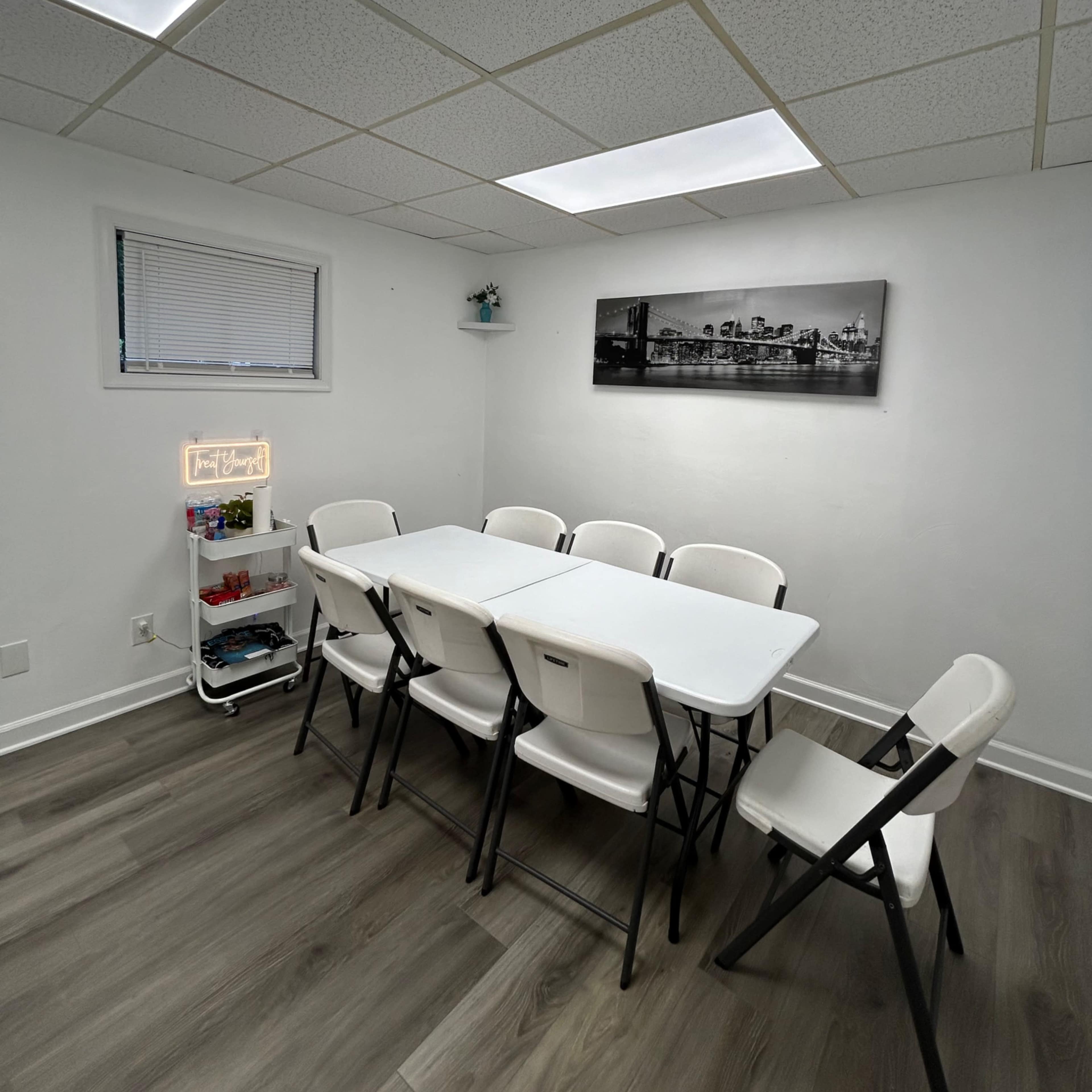 Creative Versatile Space 4 Rooms Image in Virginia Beach, Virginia Beach, VA