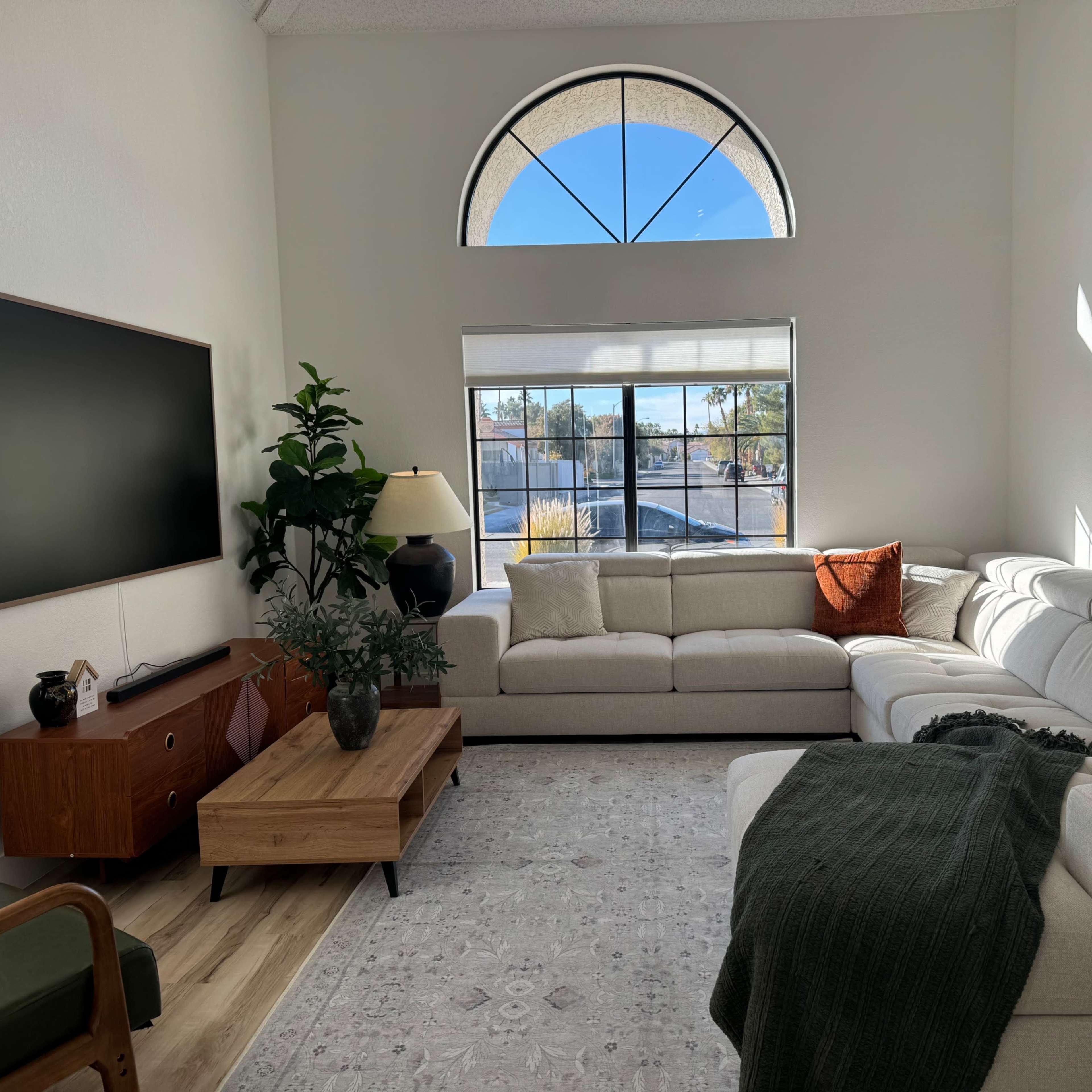 Modern Mid Century Home Studio with Gorgeous Natural Lighting Image in Green Valley North, Henderson, NV