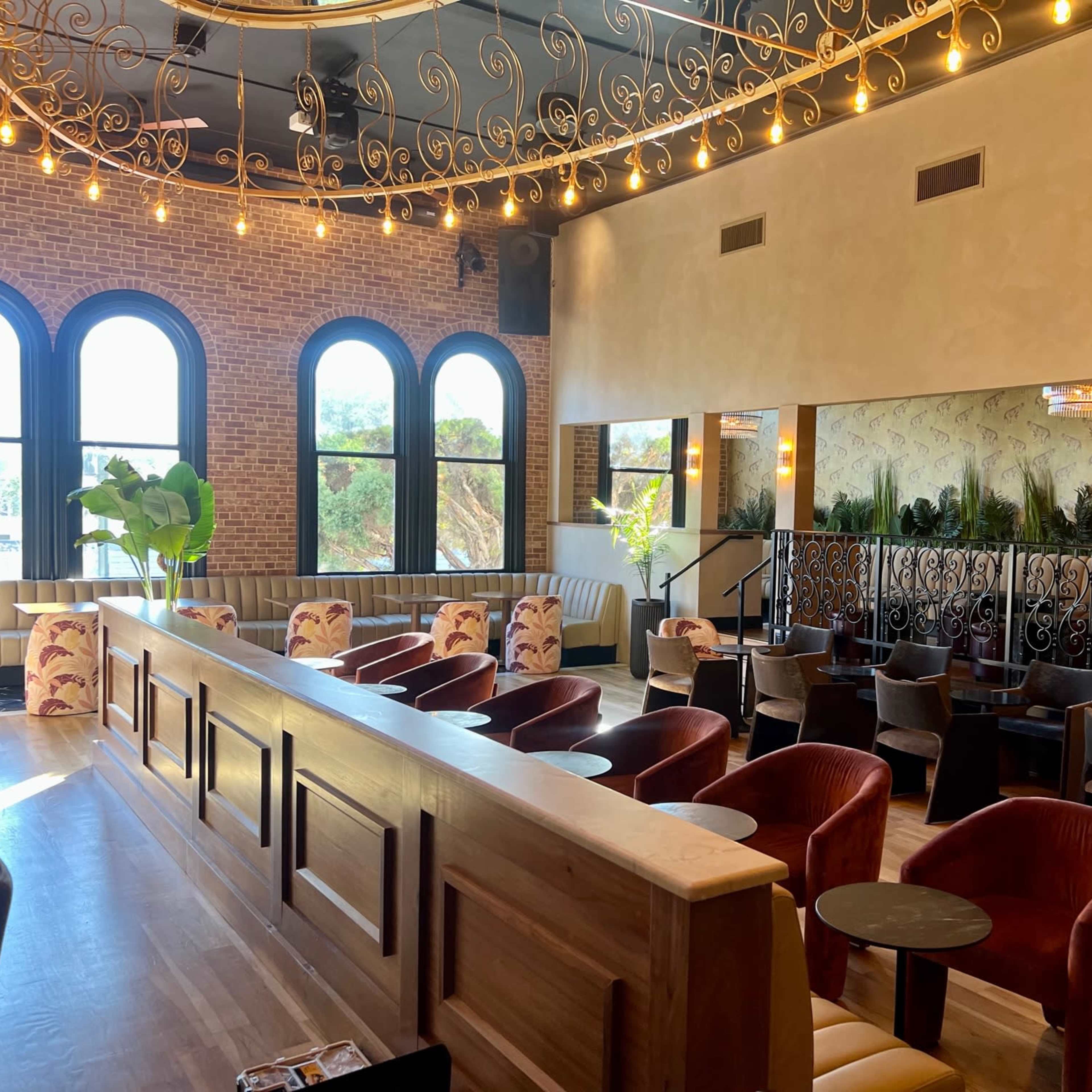 Elegant Lounge in the Heart of Los Gatos Image in Los Gatos, Los Gatos, CA