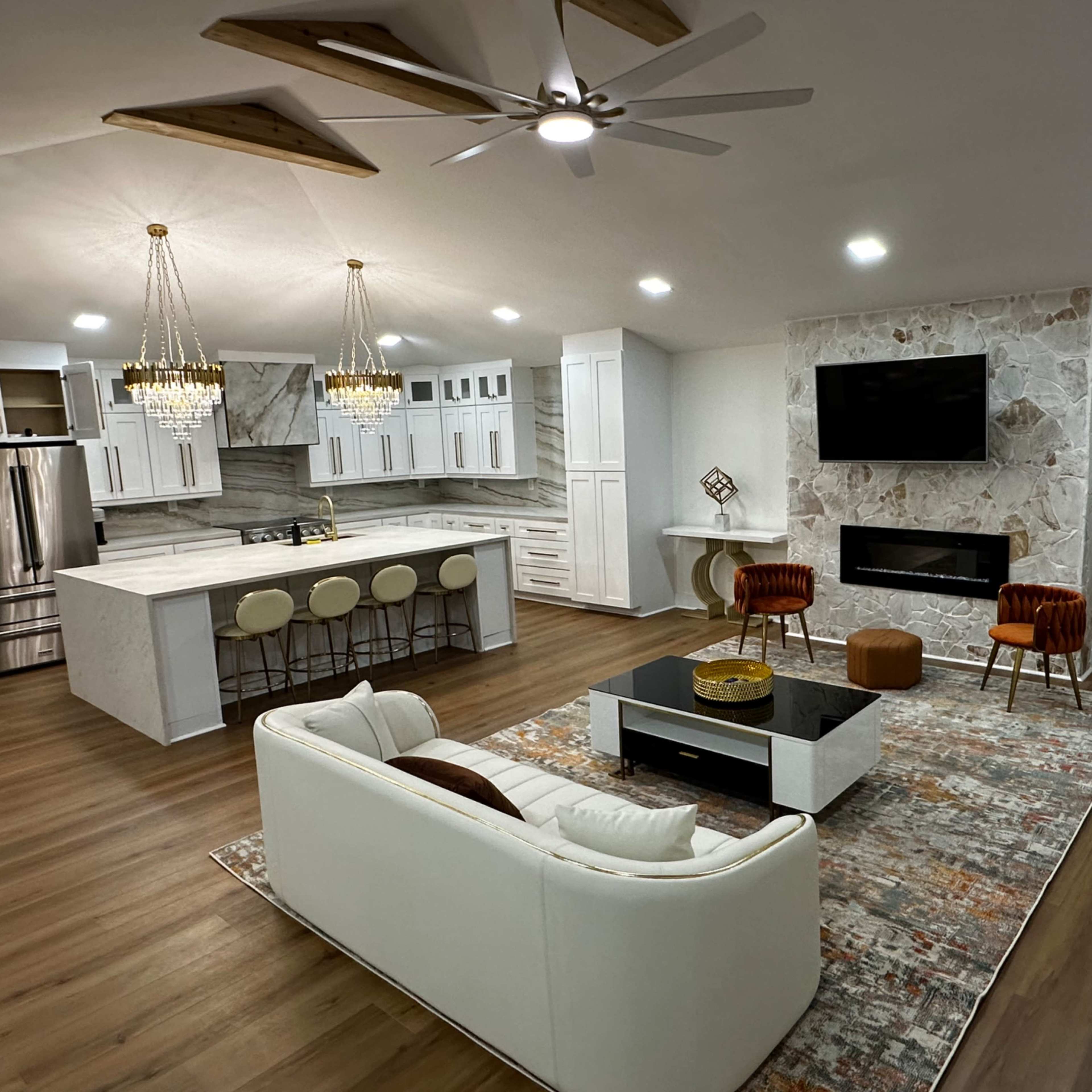 Grand Event Retreat with Vintage Lounge & Modern Elegance Image in Westview, Atlanta, GA