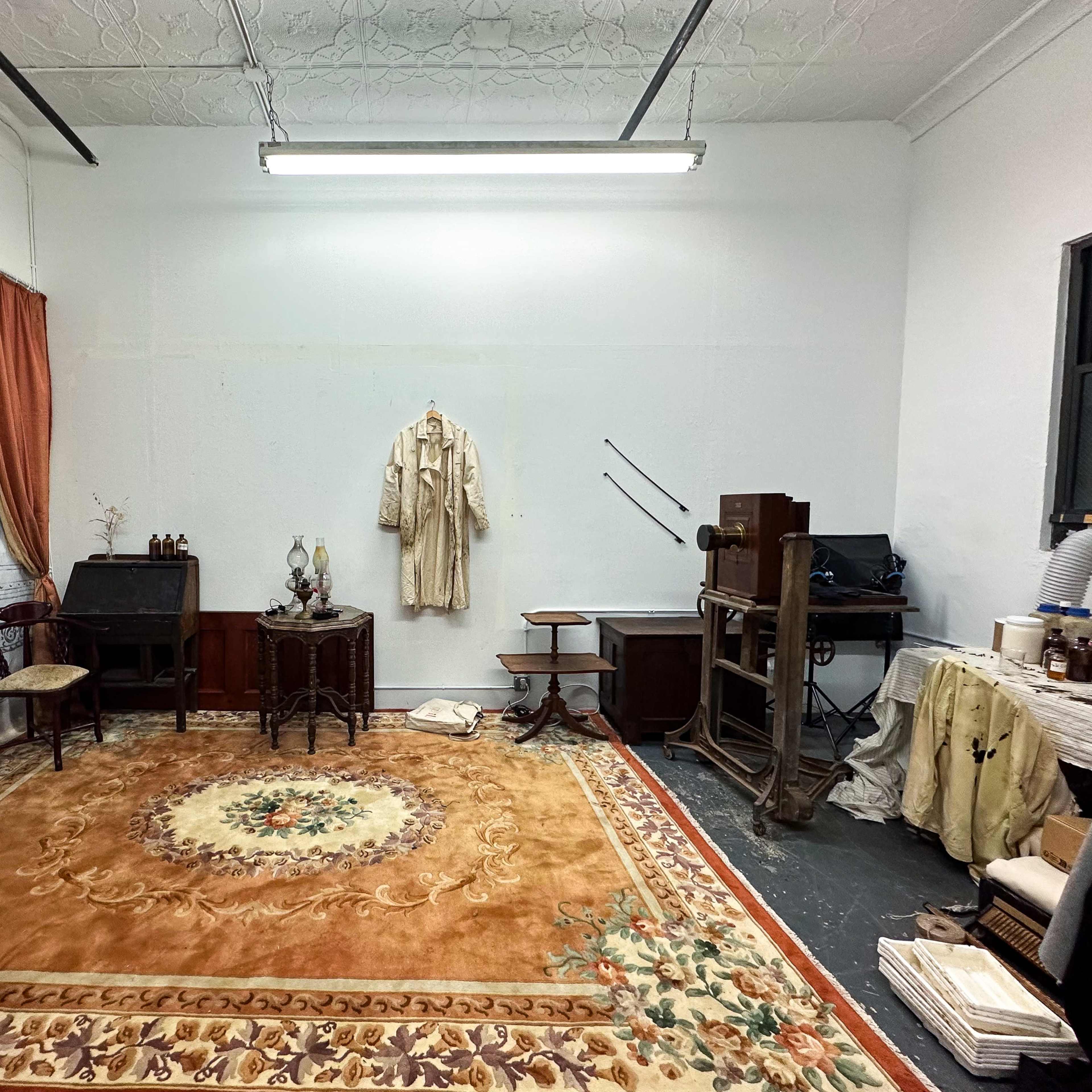 Antique 19th-Century Photographic Studio in Lower Manhattan Image in Lower Manhattan, New York, NY