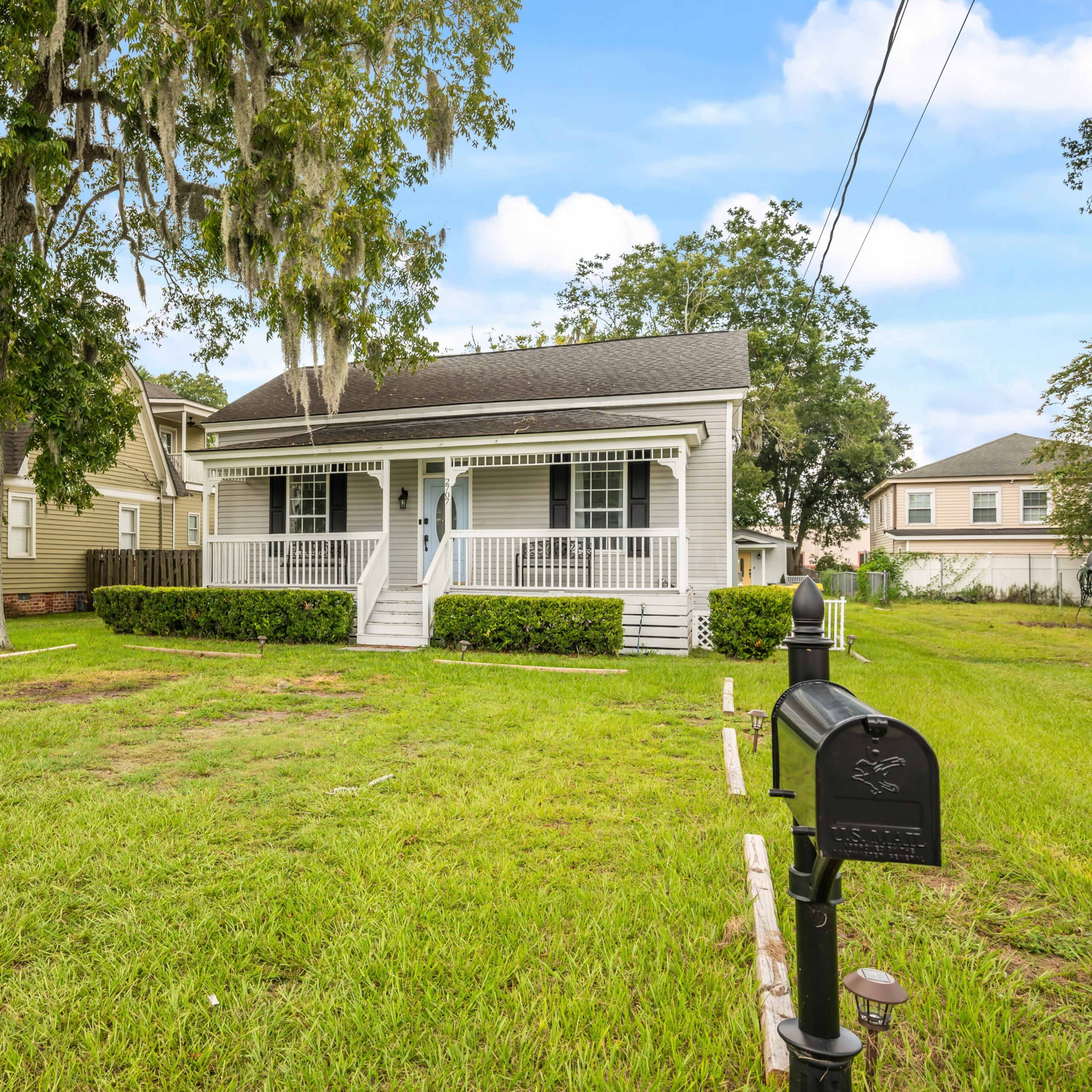 Charming Historic Home with Modern Decor Image in Thunderbolt, Thunderbolt, GA