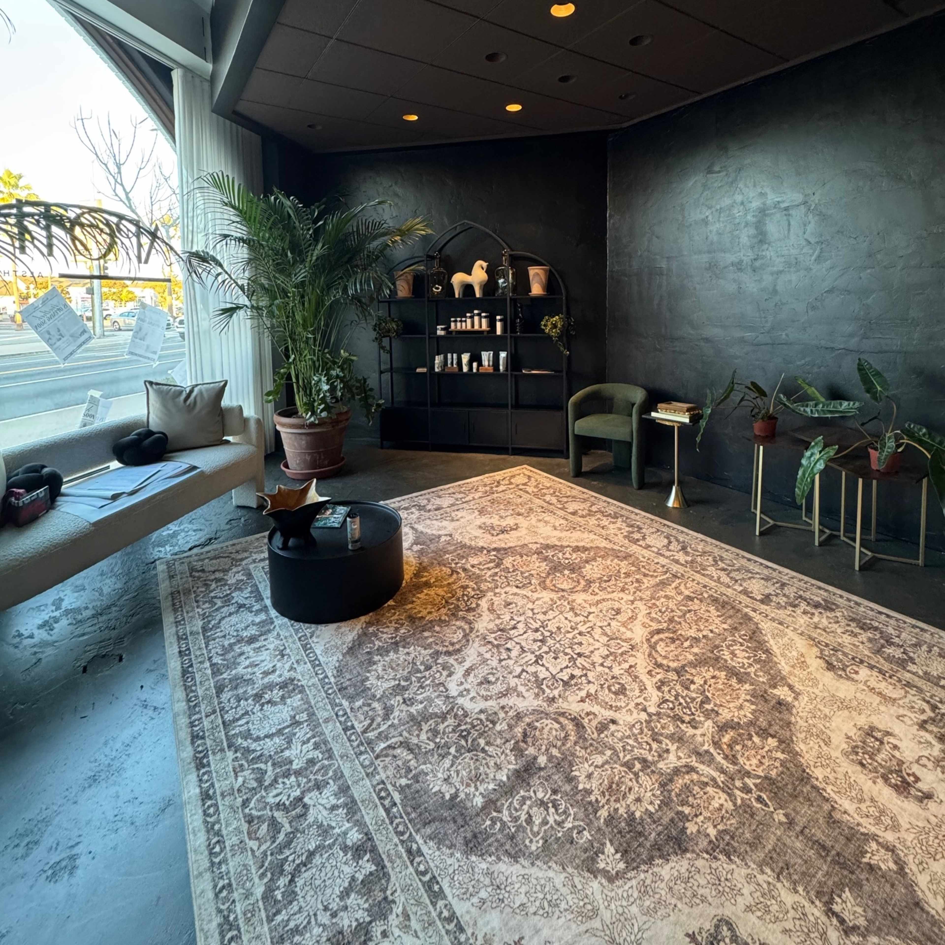 Beach Front Spa with Moody Vibe Image in Balboa Peninsula, Newport Beach, CA