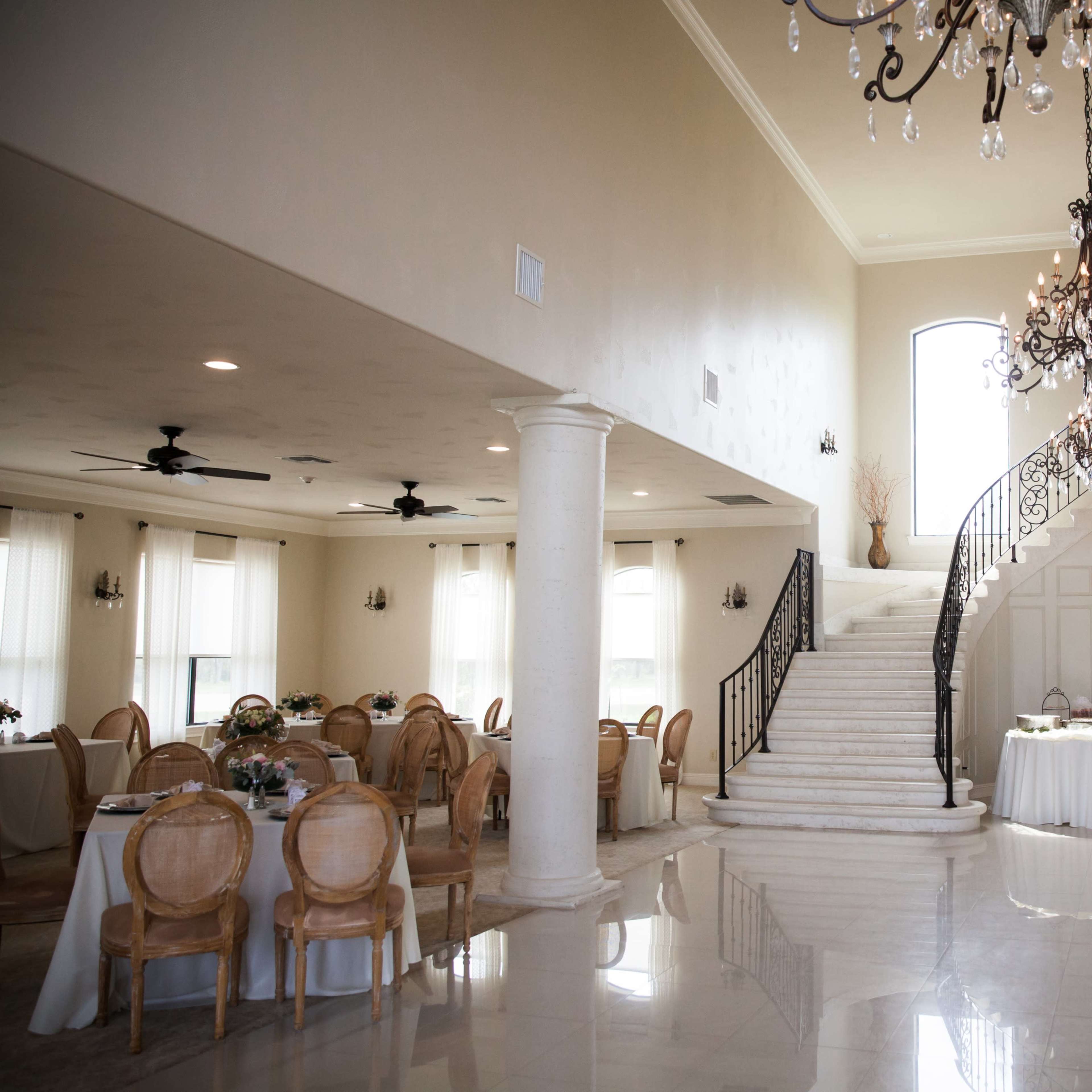 Elegant yet Rustic Estate with expansive lush gardens Image in , Niederwald, TX
