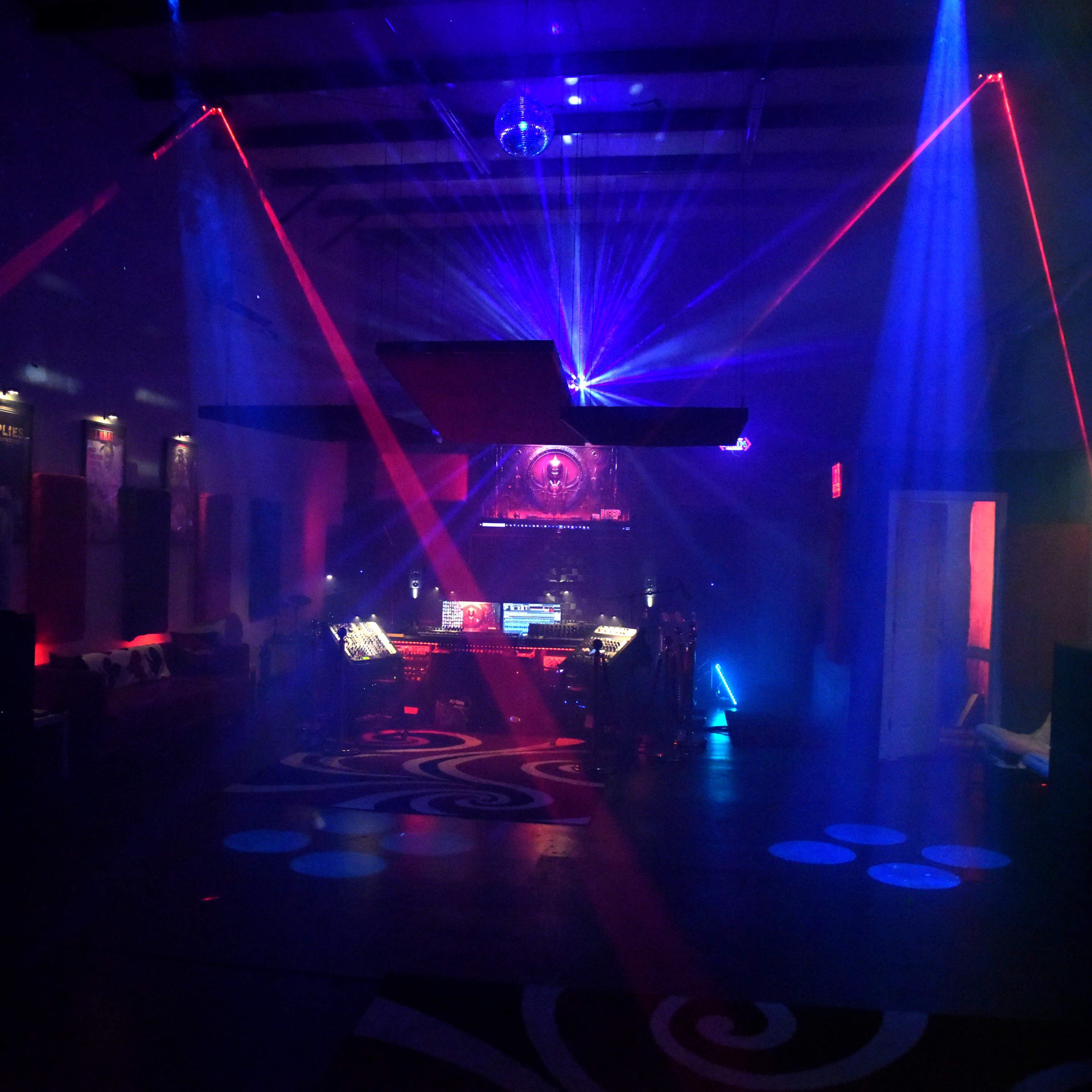 High-End Studio with Vaulted Ceilings & Club Lighting. (VIP Area Vibes)Pho Image in Brandon, Tampa, FL