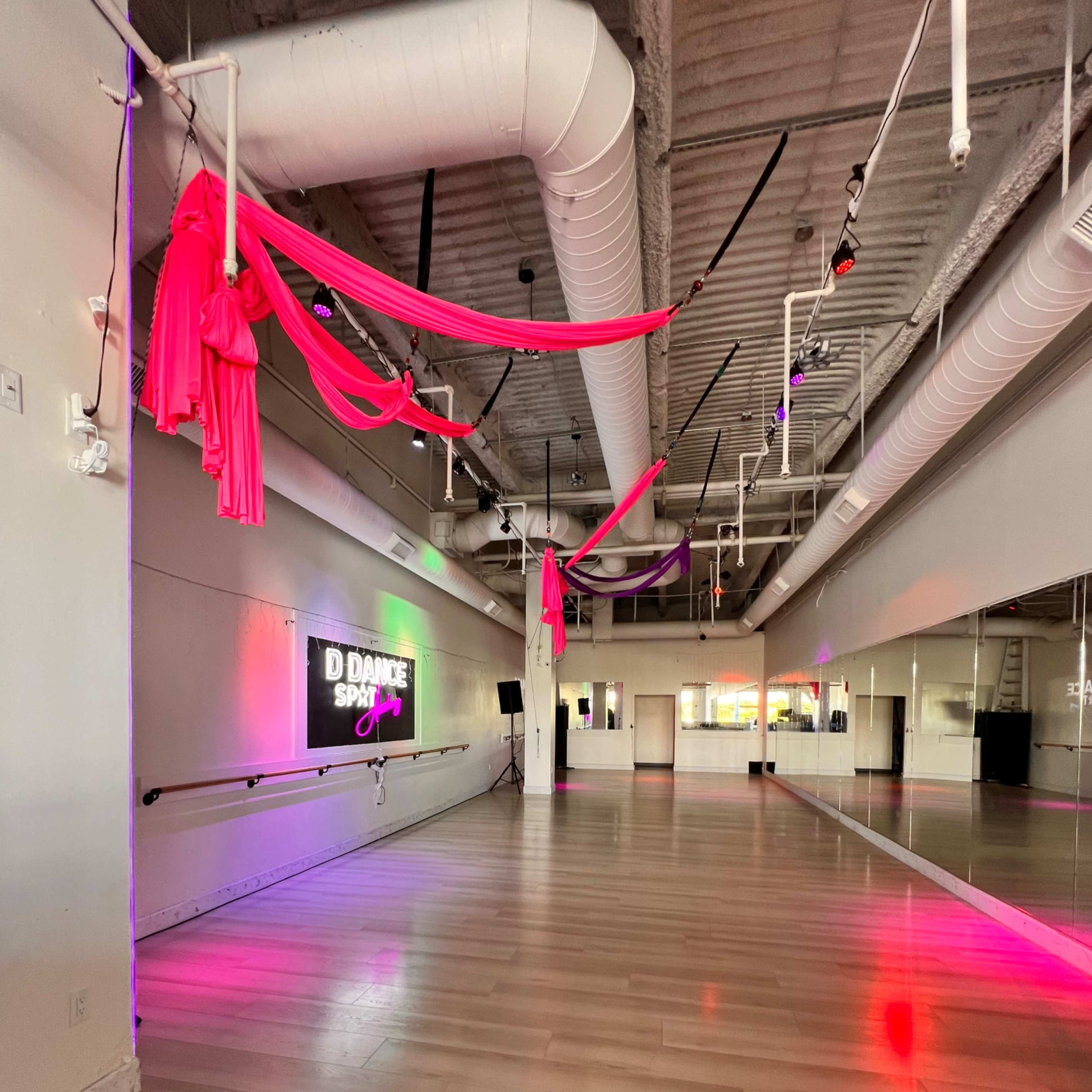 Beverly hills Dance Studio wide open high ceiling Image in Pico - Robertson, Los Angeles, CA