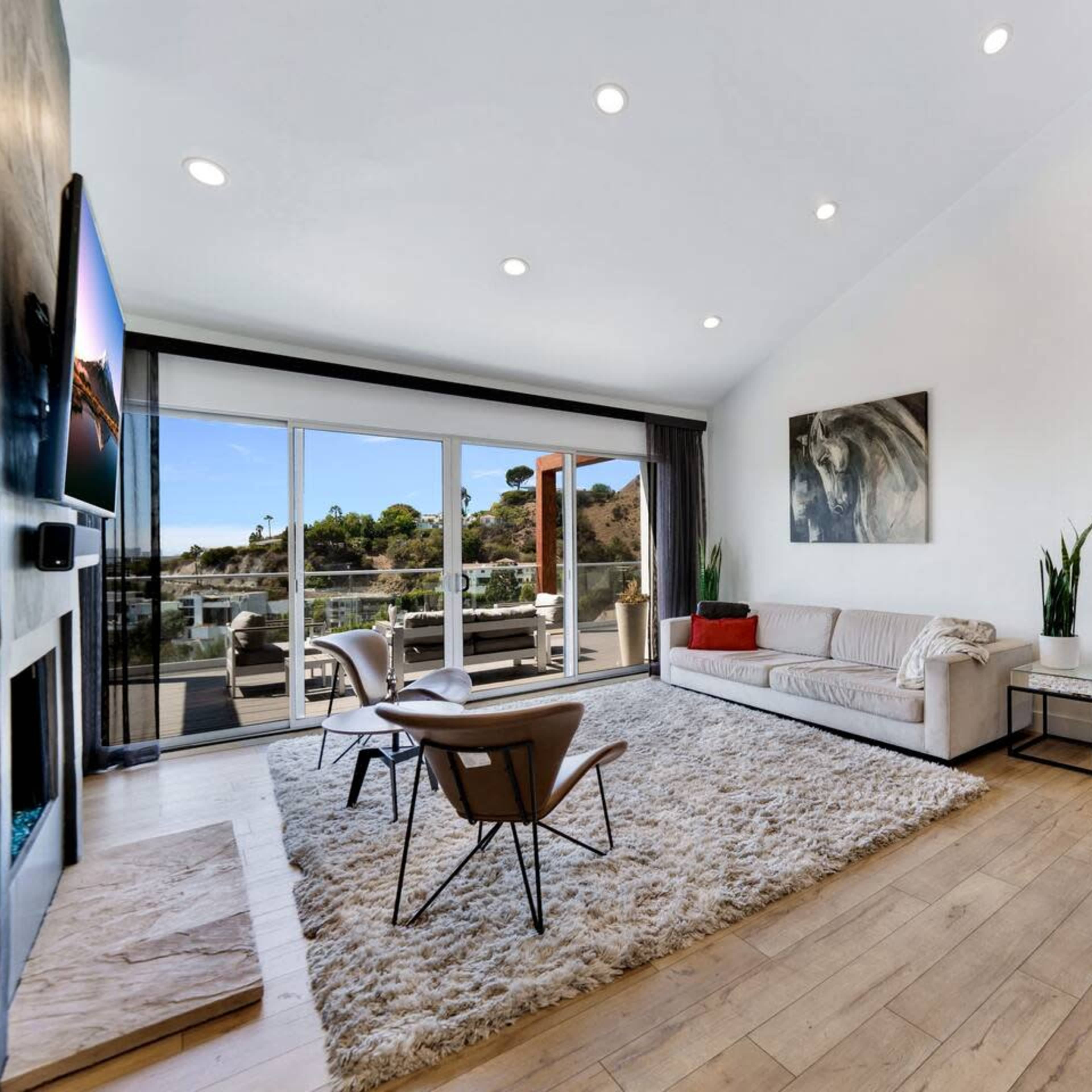 Luxury Home with Skyline View of Los Angeles Image in Central LA, Los Angeles, CA
