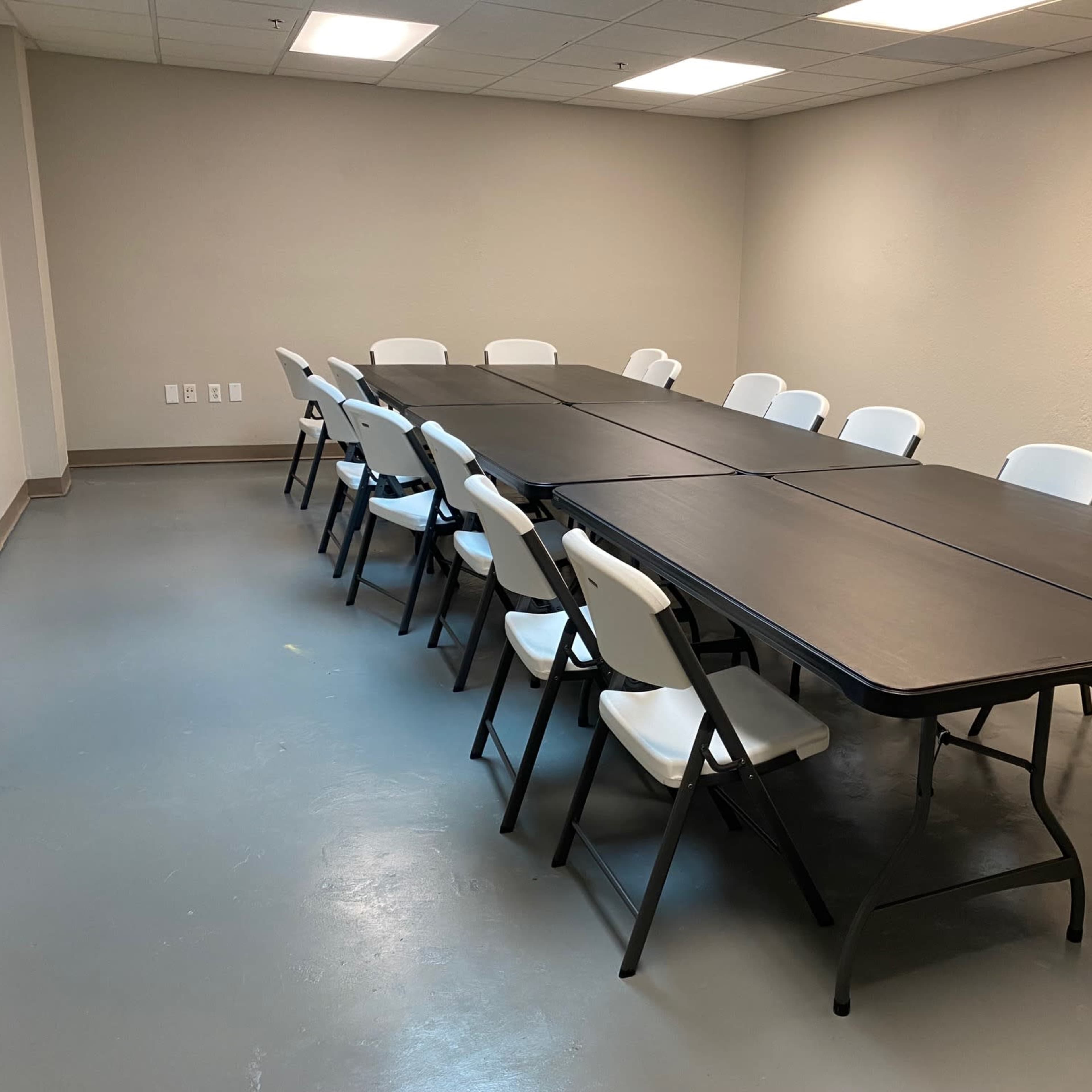 The Monroe Meeting Room at Sweetwater Pointe Image in Wekiwa Springs, Wekiwa Springs, FL