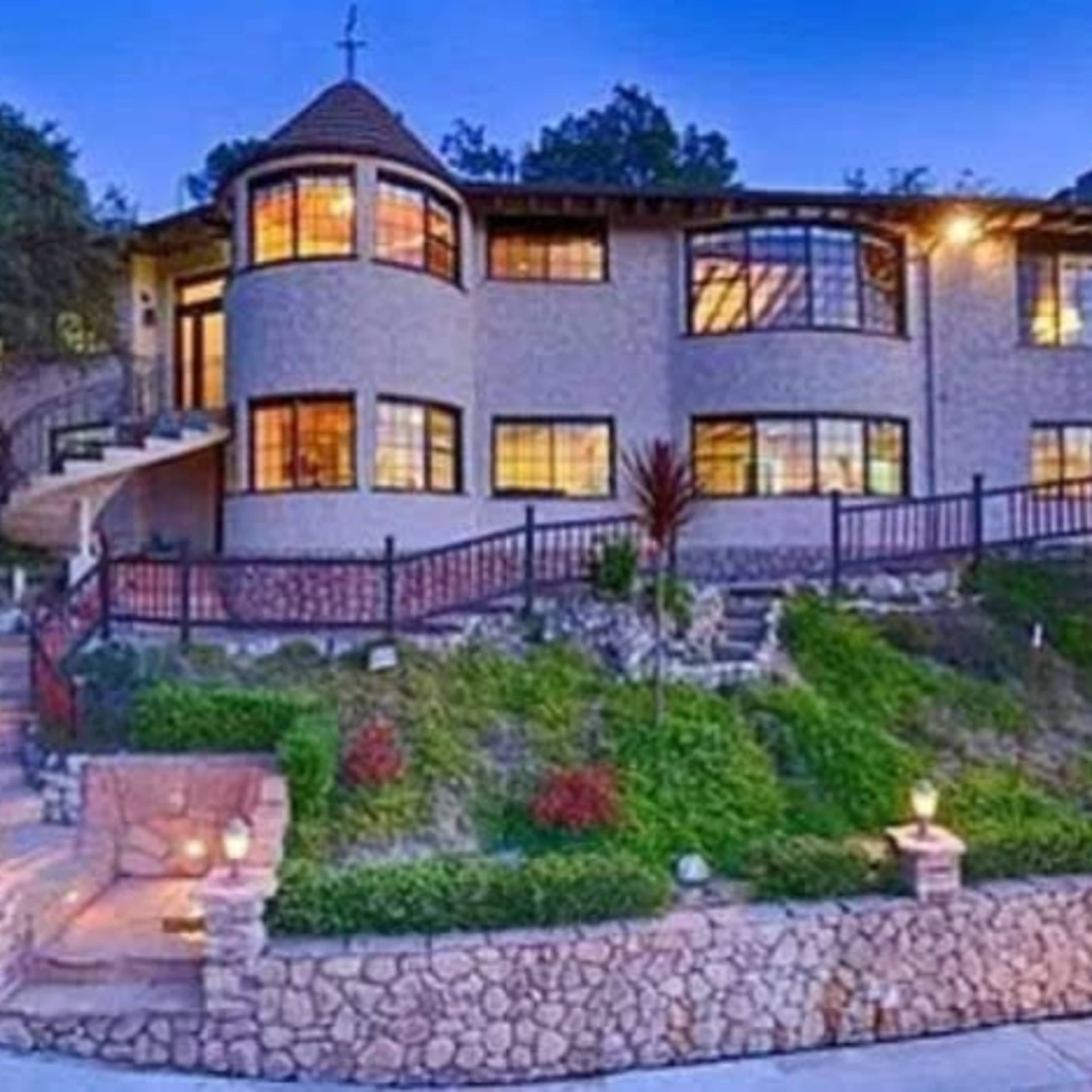 Spacious Zen Castle With Canyon and Sunset View Image in Tujunga, Los Angeles, CA