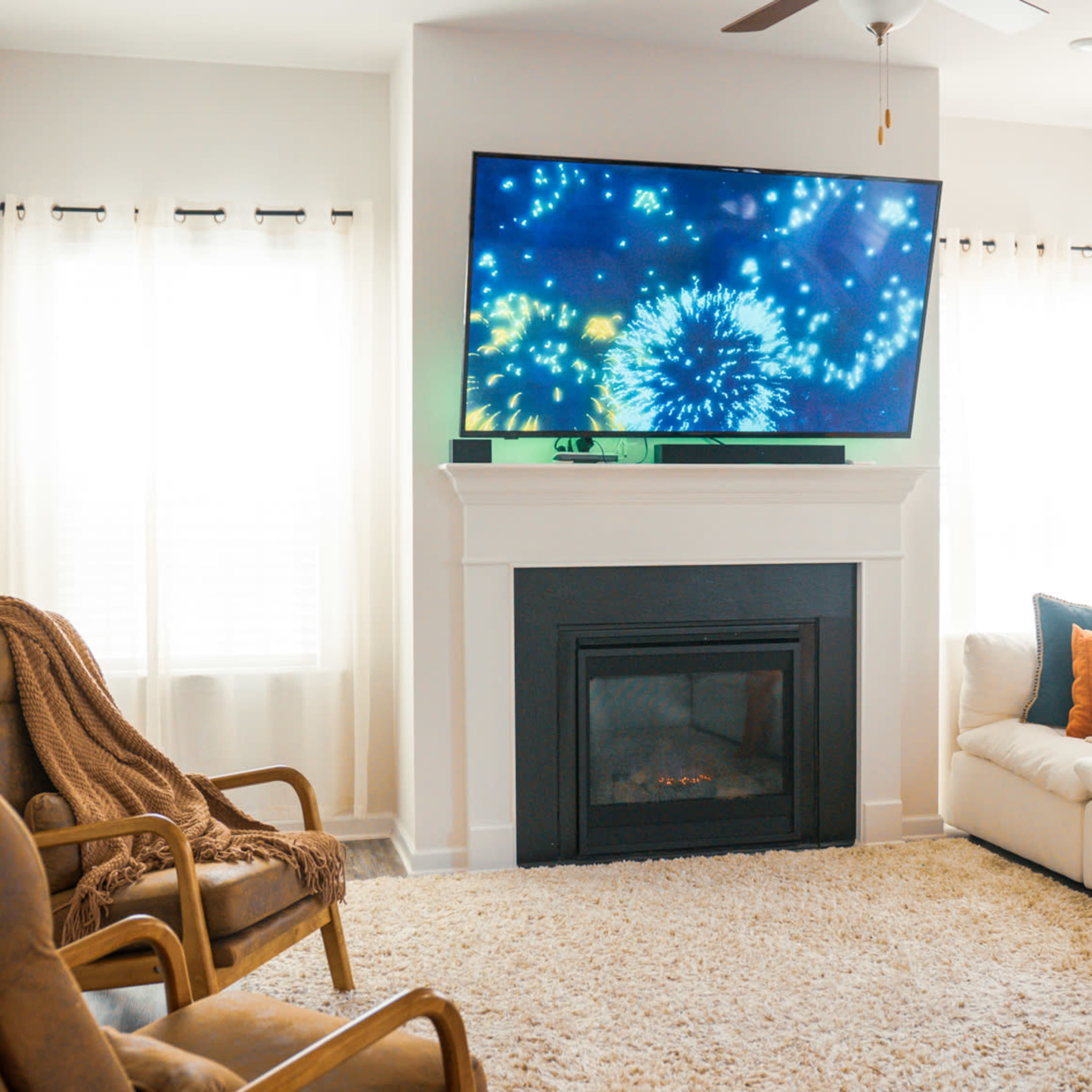 "Modern 4BR Retreat: Perfect for Shoots" Image in , Holly Springs, GA