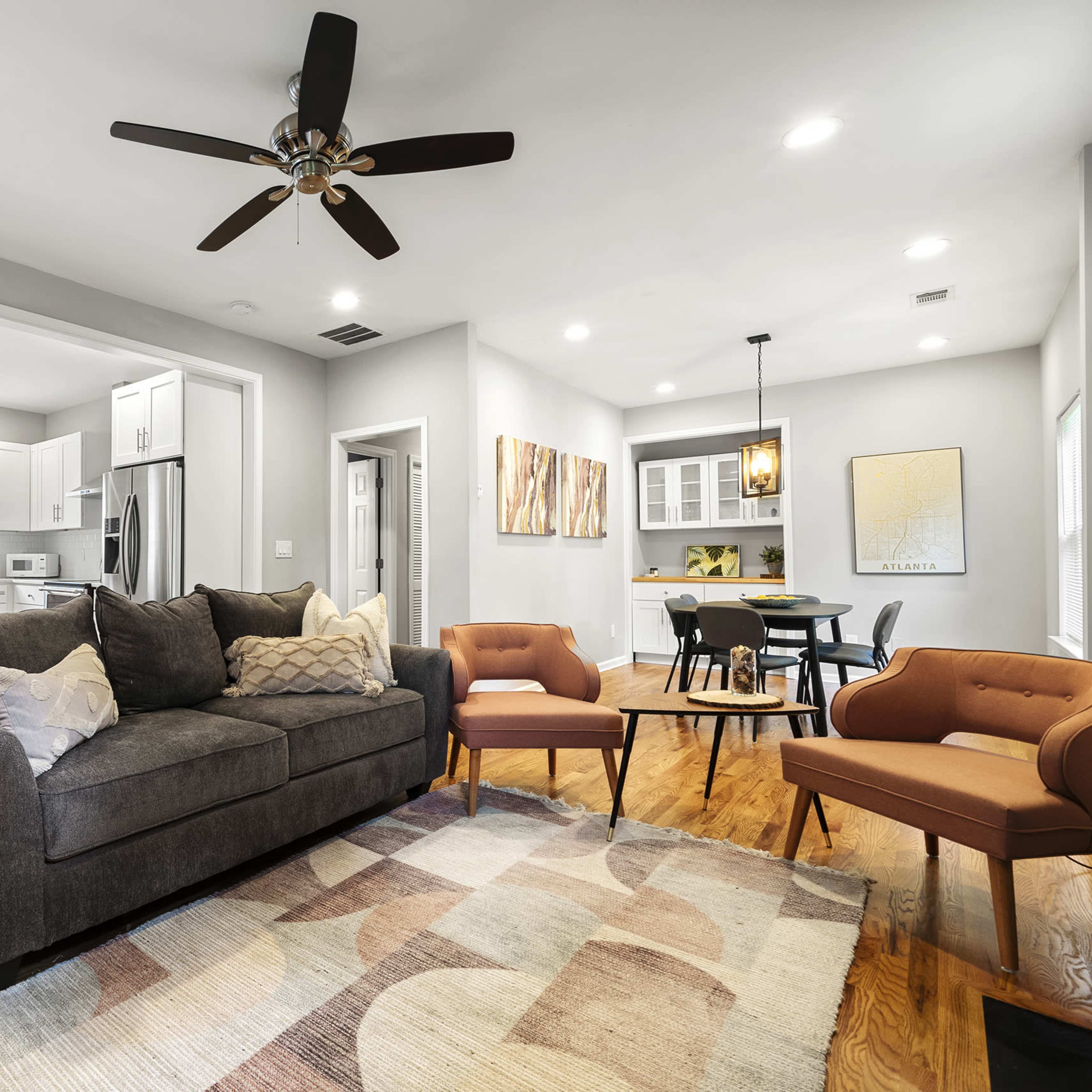 Roomy Urban Craftsman: Ideal for Film, Events & Creative Use Image in Westview, Atlanta, GA