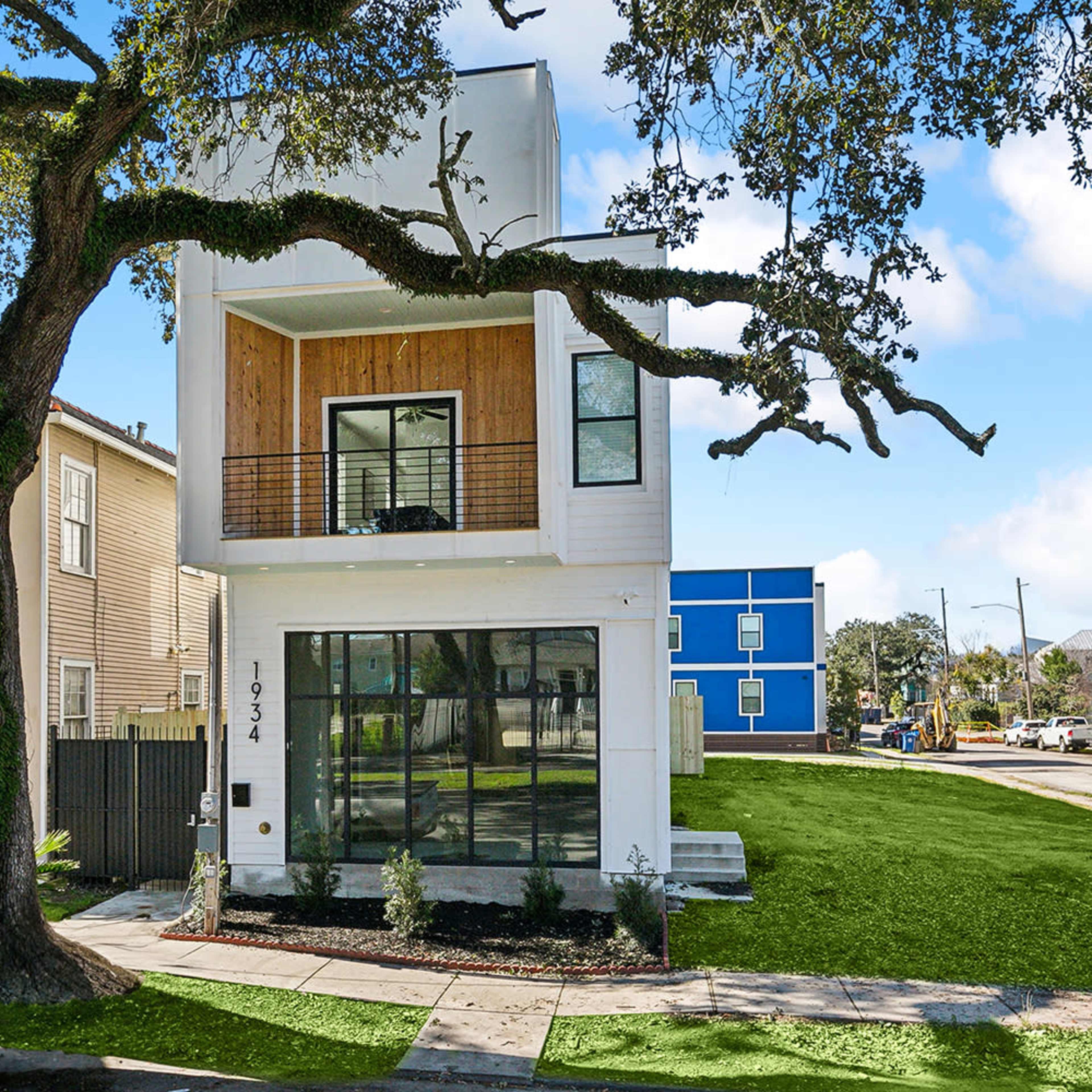 Modern Storefront Event Space Image in Milan, New Orleans, LA