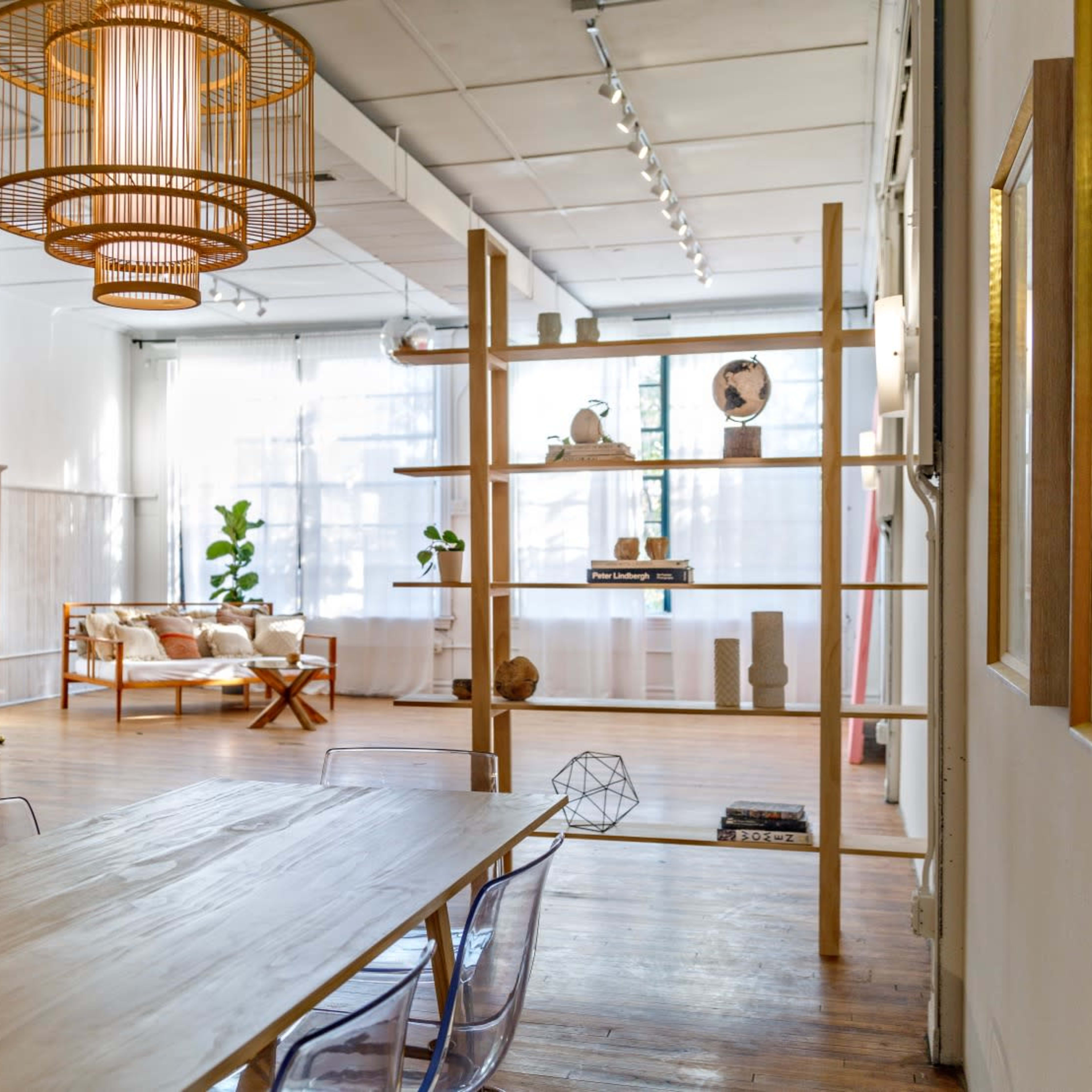 Spacious & Stylish loft with NYC vibes and room to celebrate. Image in West Town, Chicago, IL