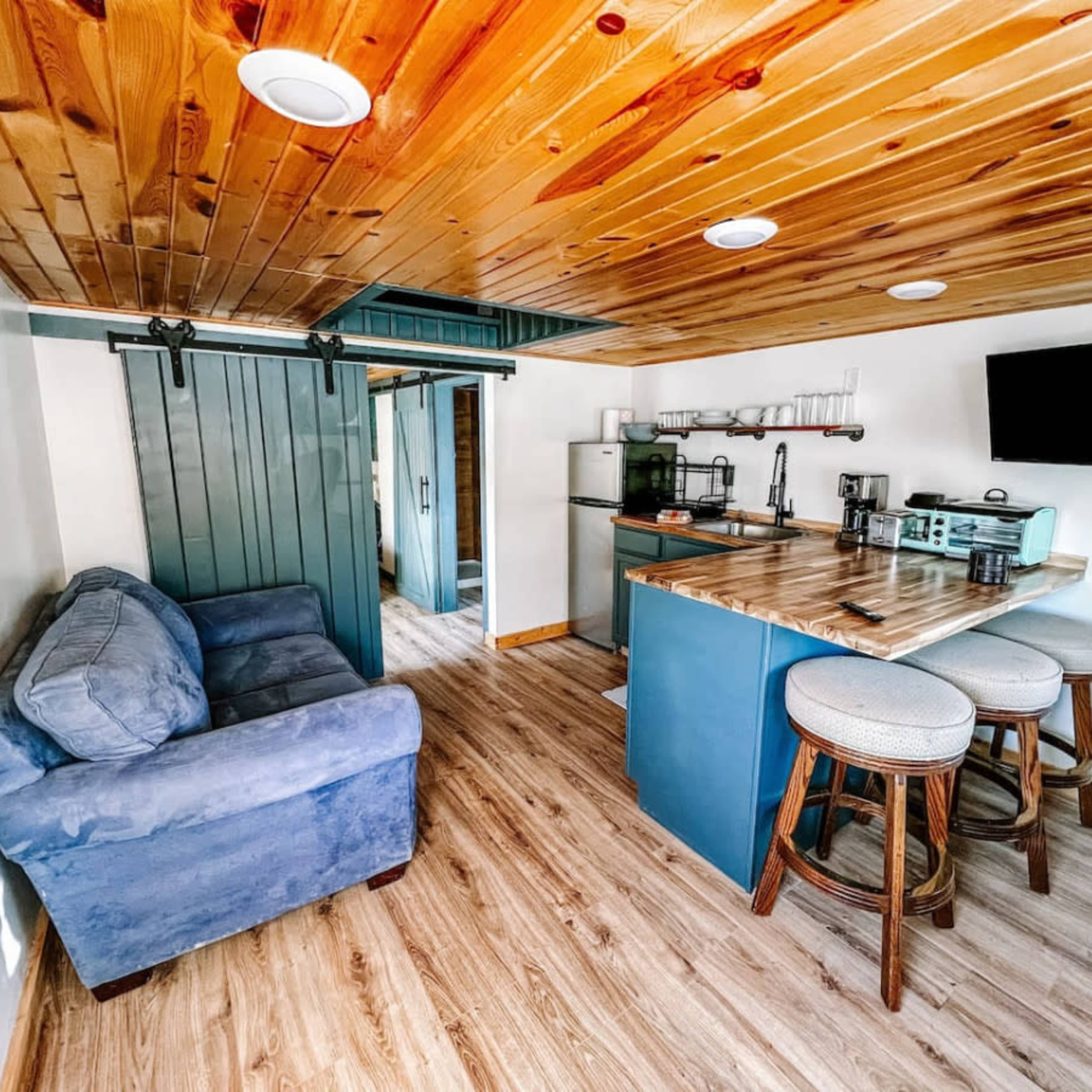 Tiny Cabin Farm Stay Image in Decatur, Indianapolis, IN