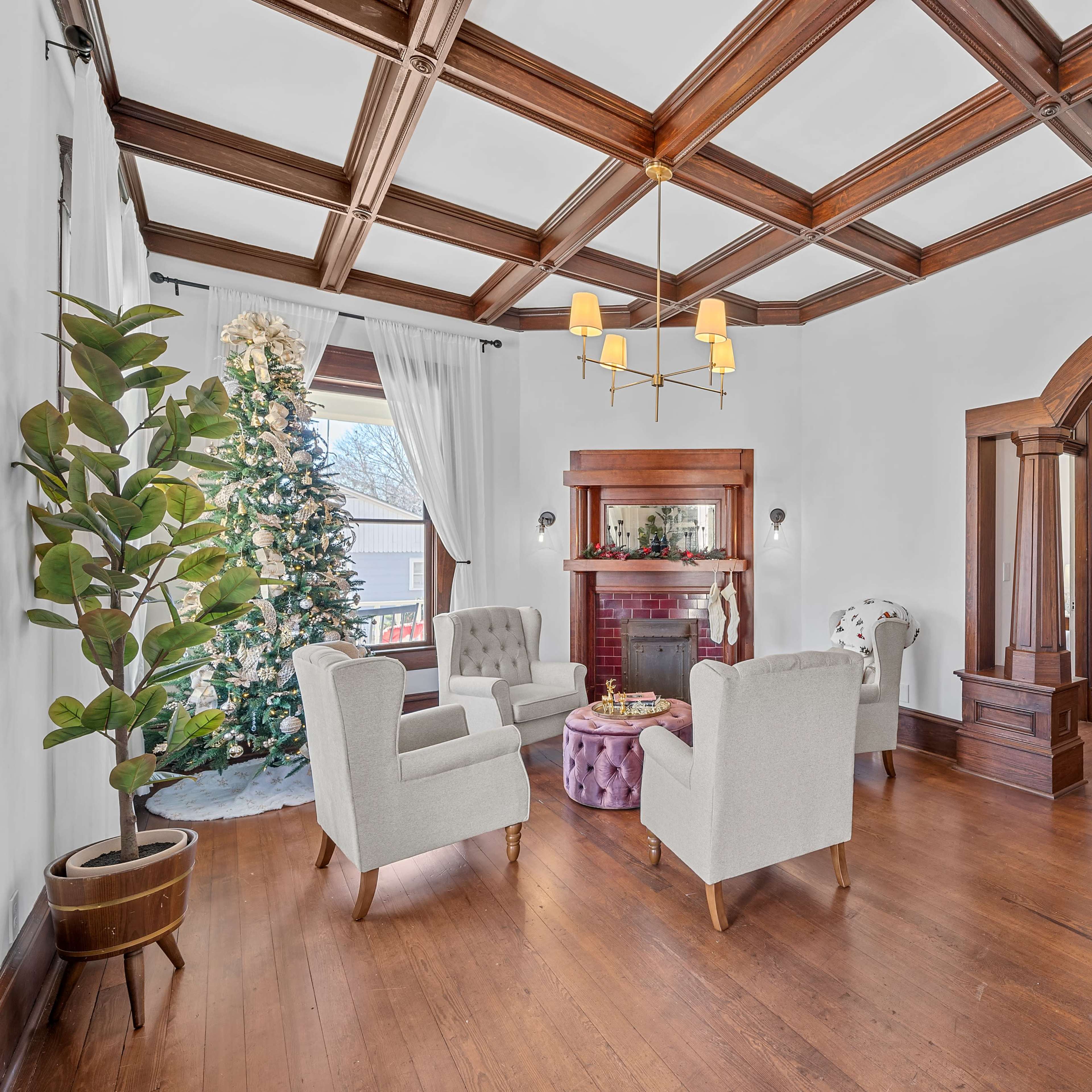 Historic Home with Beautiful Wood Accents and Tons of Natural Light Image in West, West, TX