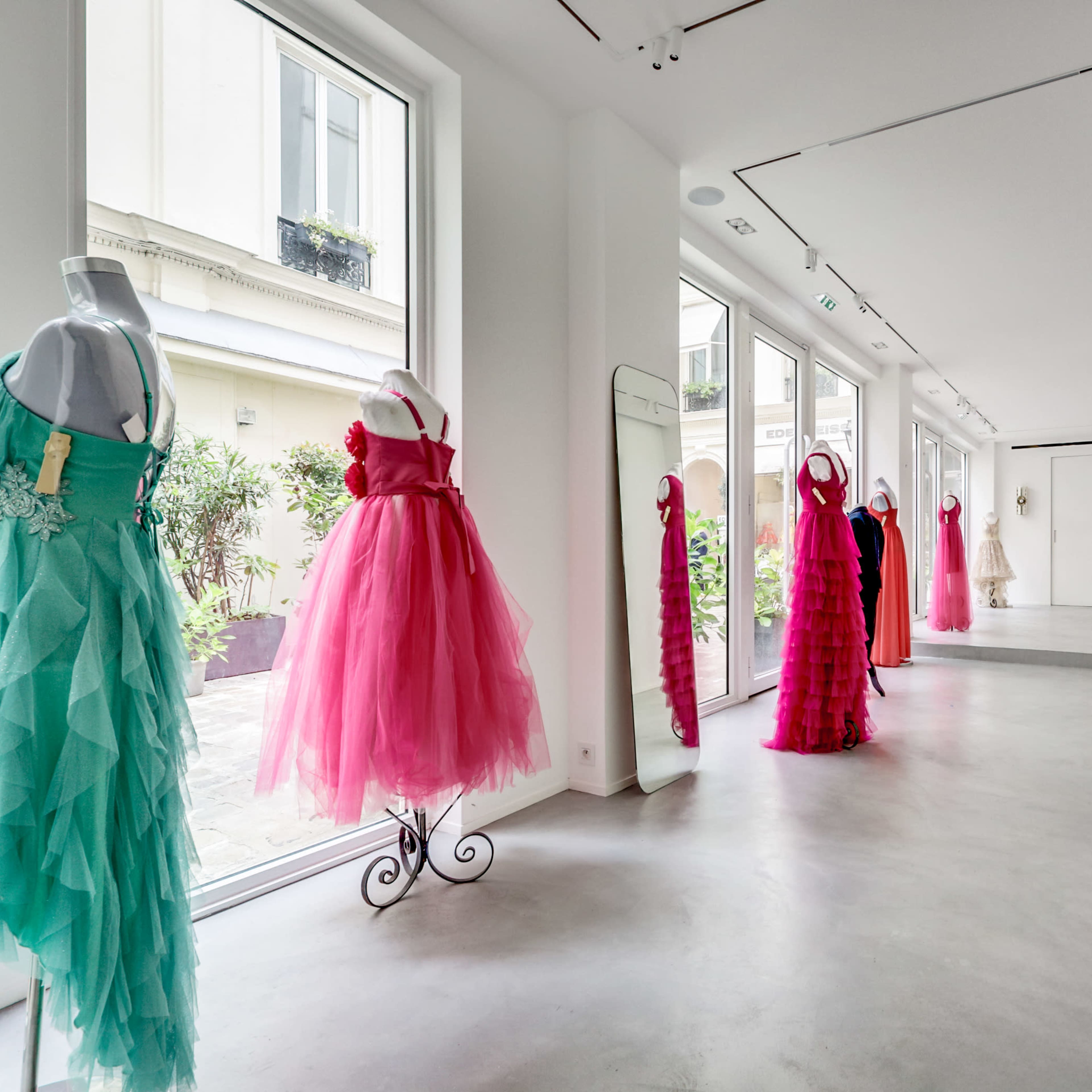 Showroom 44 Image dans Chaussée-d'Antin, Paris, Île-de-France