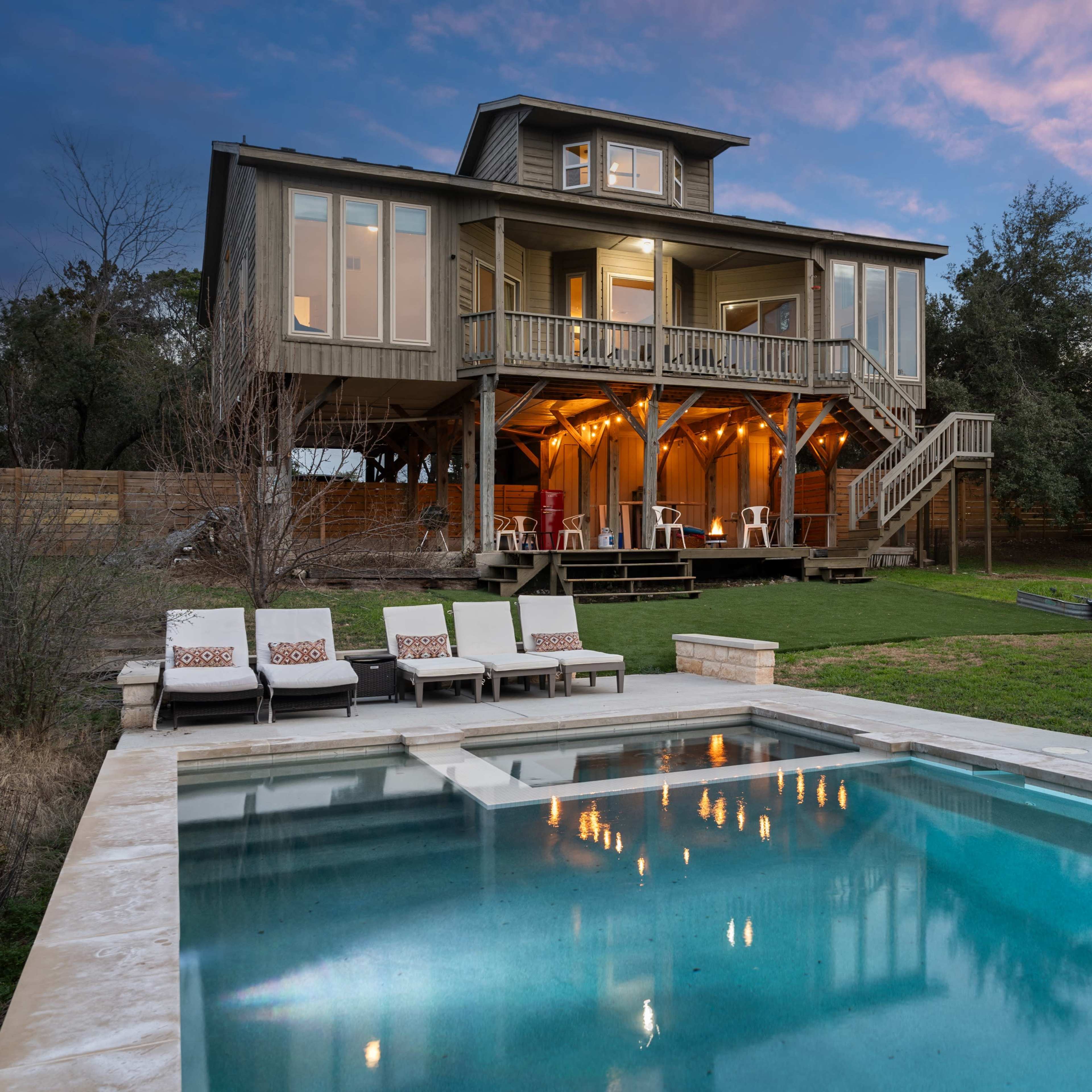 Luxury Hill Country Getaway ~ Sparkling Pool & Jacuzzi Image in Arrowhead Ridge, Leander, TX