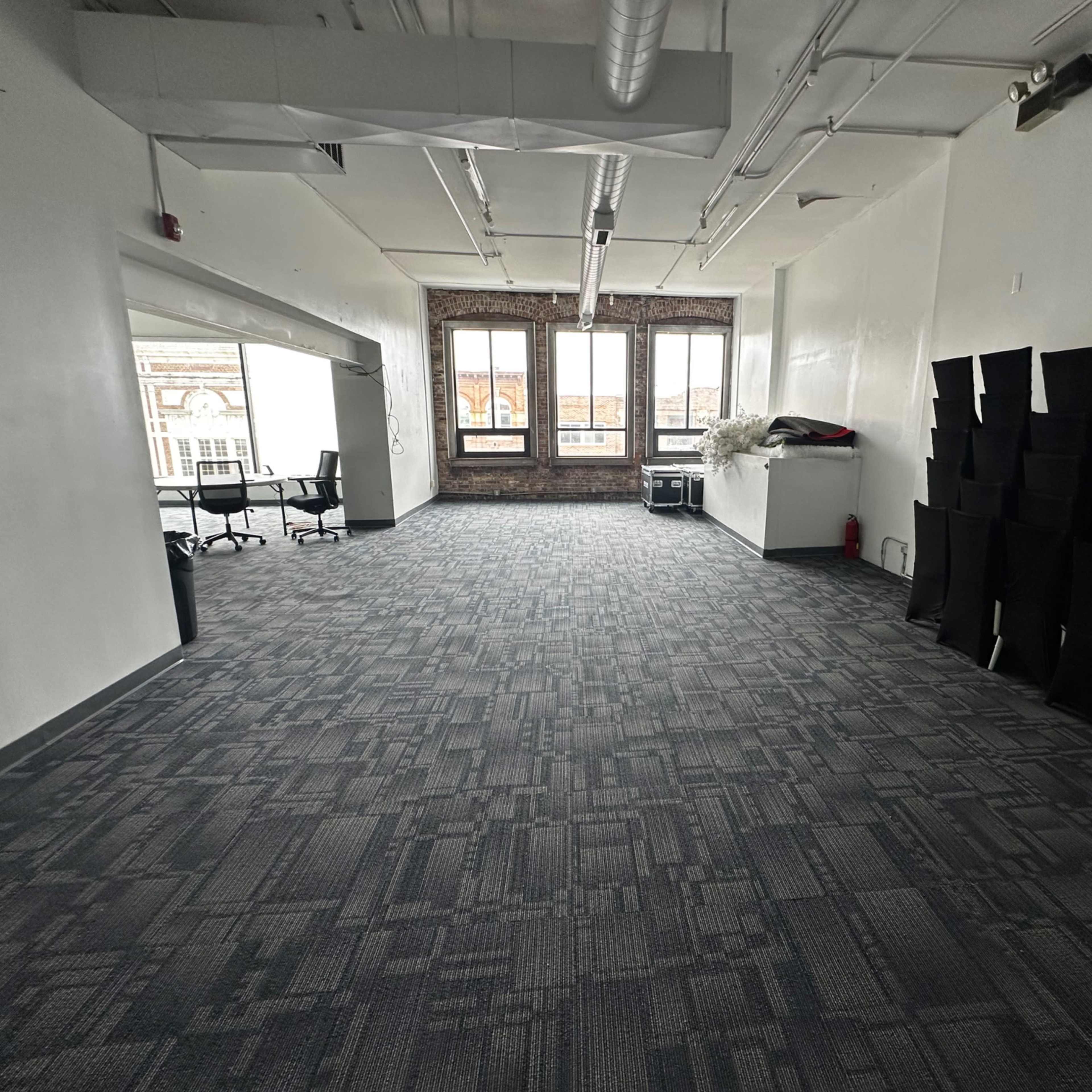 Downtown roomy space Image in Pontiac, Pontiac, MI