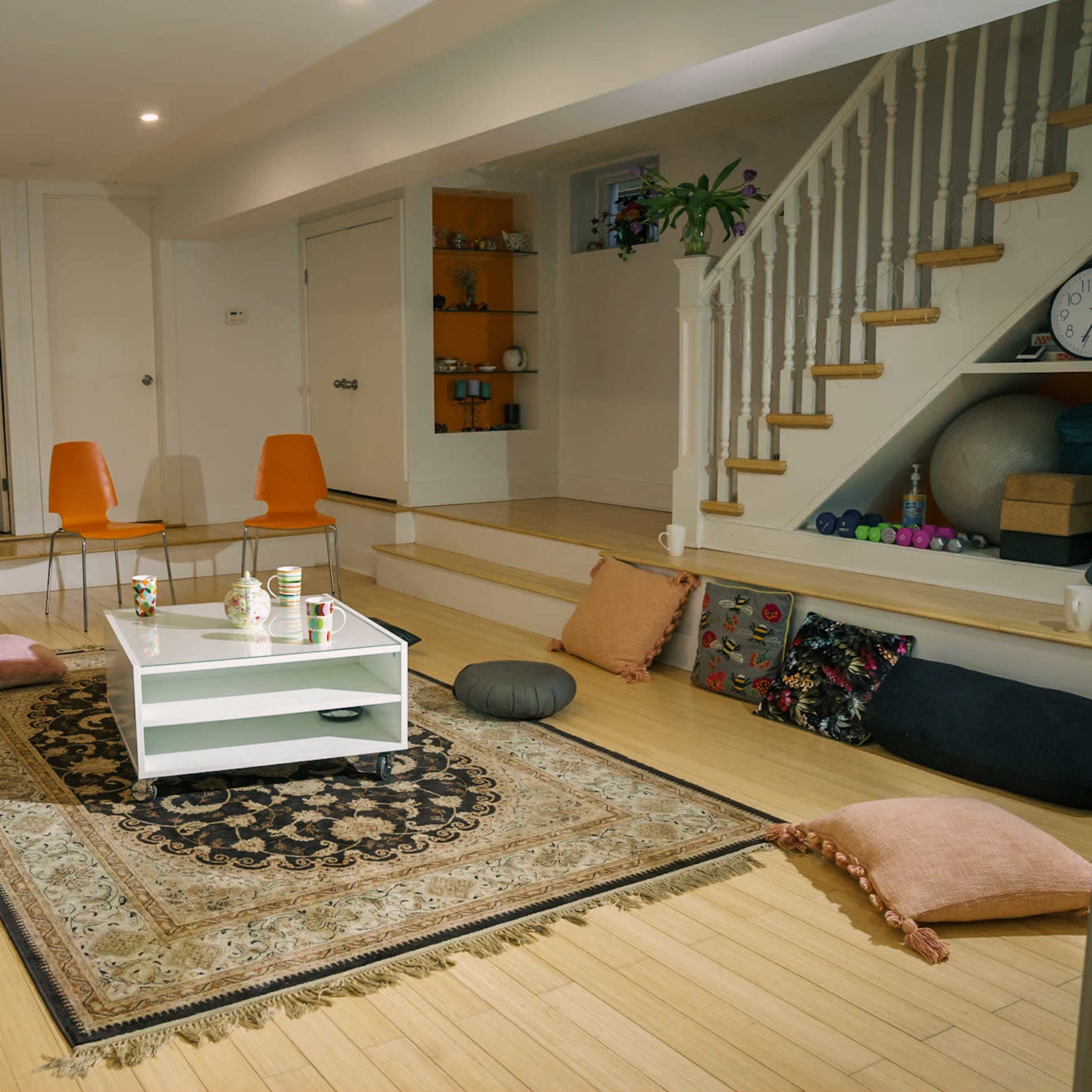 Trendy, Parkdale, Modern Open Concept Apartment Image in Toronto, Toronto, ON