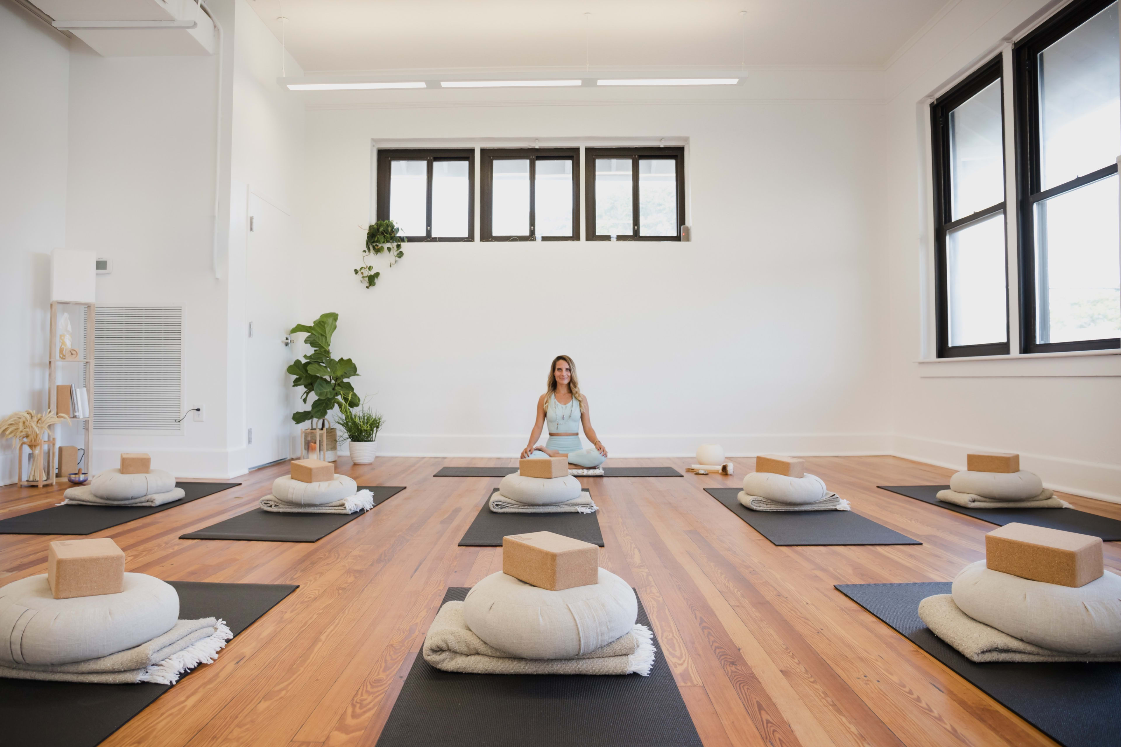 Minimalist Home in Australia With Yoga Studio