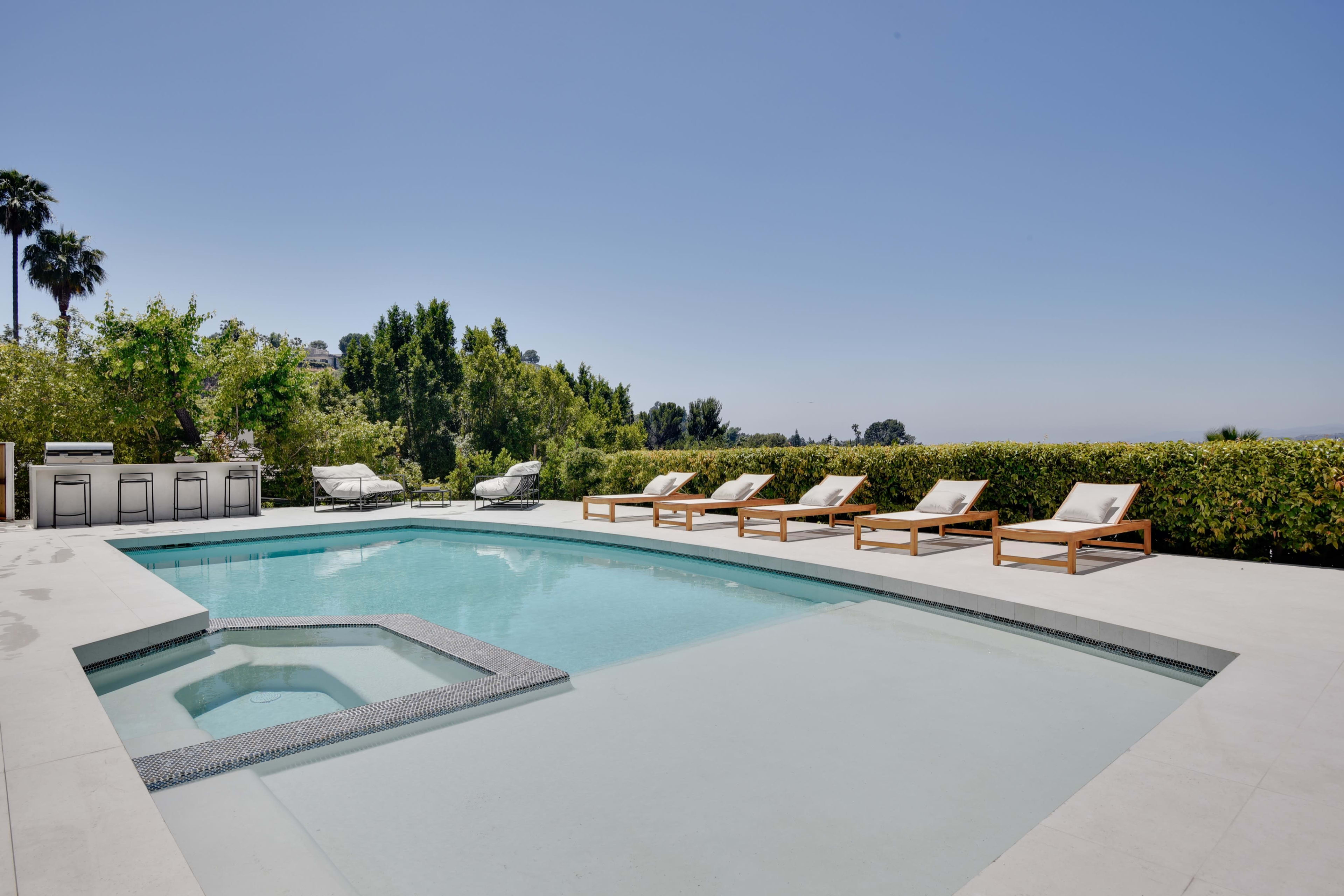 8 Summer Pool Party Venues in Los Angeles