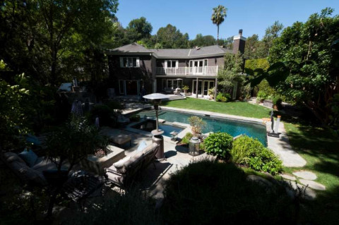 SHERMAN OAKS MANSION, LOS ANGELES, CA | Production | Peerspace