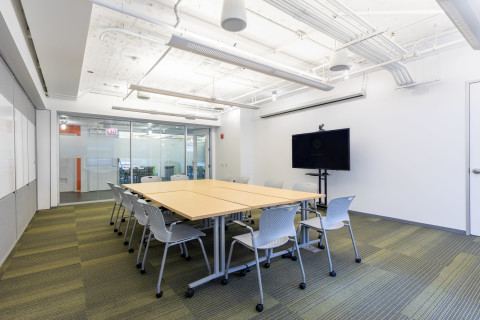 Hybrid Team Space - Modular, Bright, Collaborative in the Heart of the ...