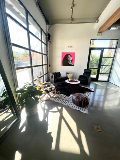 Chíc Artistry Studio | Chíc industrial creative space in Arts District ...