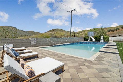 Rustic Elegance: Ranch-Equestrian 4BR/4BTH Retreat on 10 Acres, Castaic ...