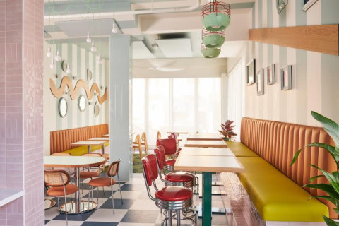 ドローイング『Diner』 Hilda and Jesse | Retro Diner with Ceiling to Floor Windows