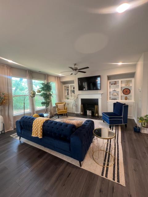 Urban Streets Combine Modern And Traditional Shops China