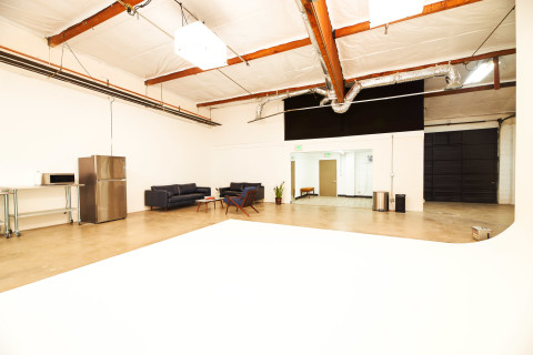 Flashaus Studios | Valley Photo Studio W/Cyc - AC - Equipment Included ...