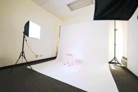 Photographer light deals Canada studio