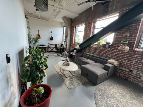 Industrial Creative Downtown Loft, Oakland, CA | Production | Peerspace